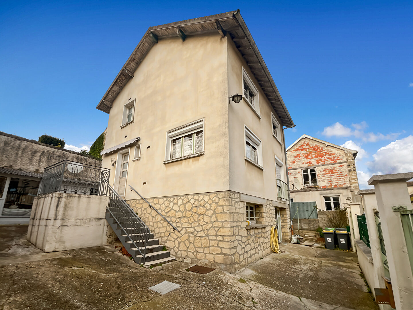 Maison GAILLON SUR MONTCIENT (78250) 8 pièces 132.00 m²