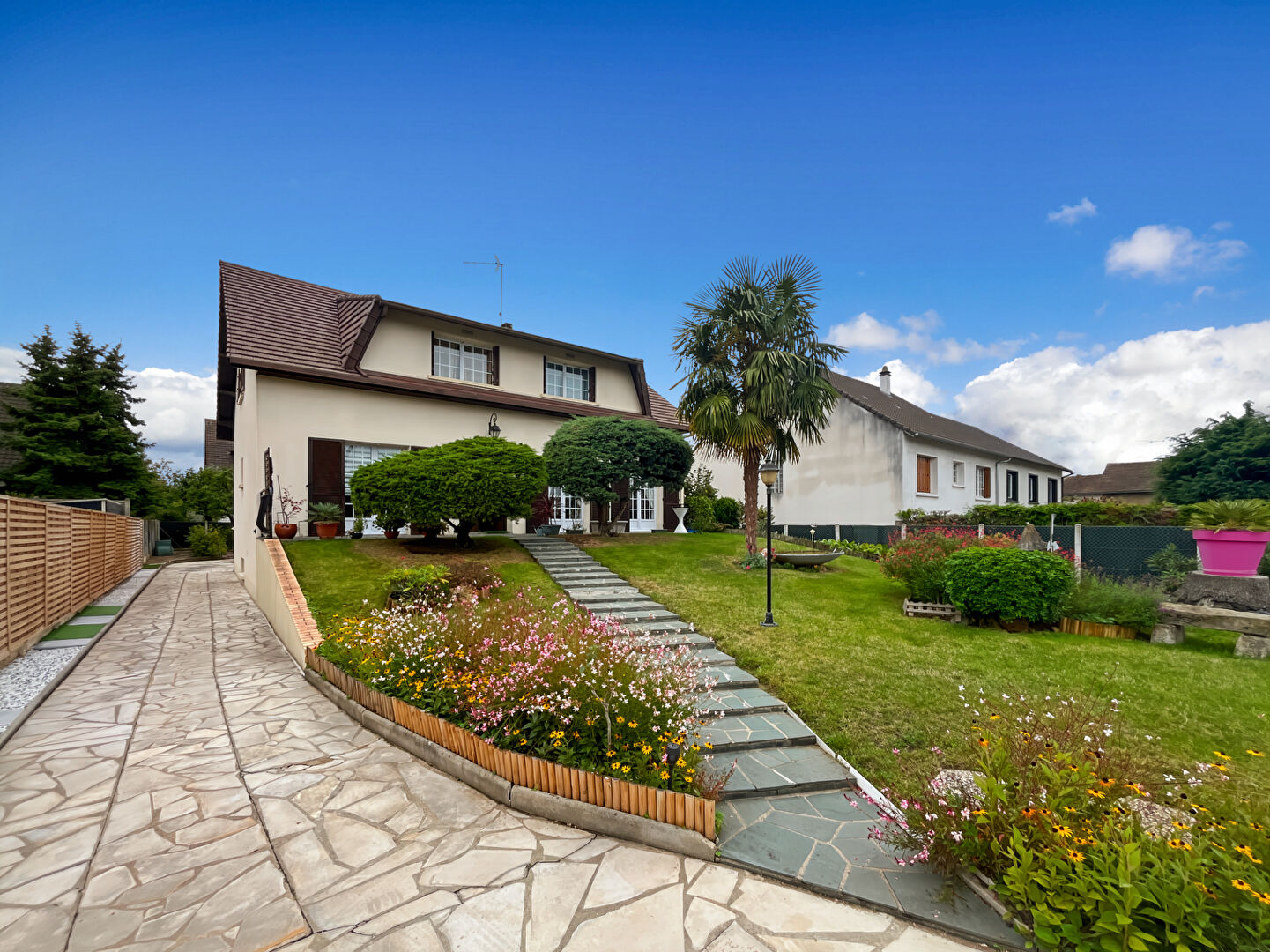 Maison LES MUREAUX (78130) 5 pièces 181.00 m²