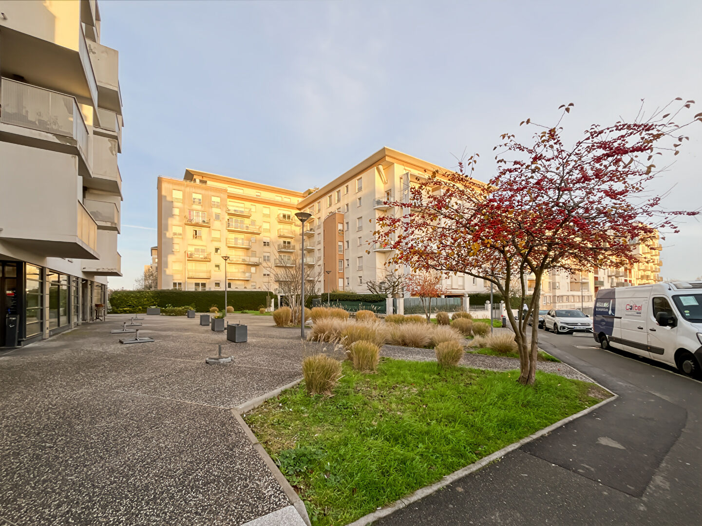 Cergy (95) Exclusif 134 000 € Appartement 2 pièces , 1 chambre 38.41 m² Avec jardin Voir le bien