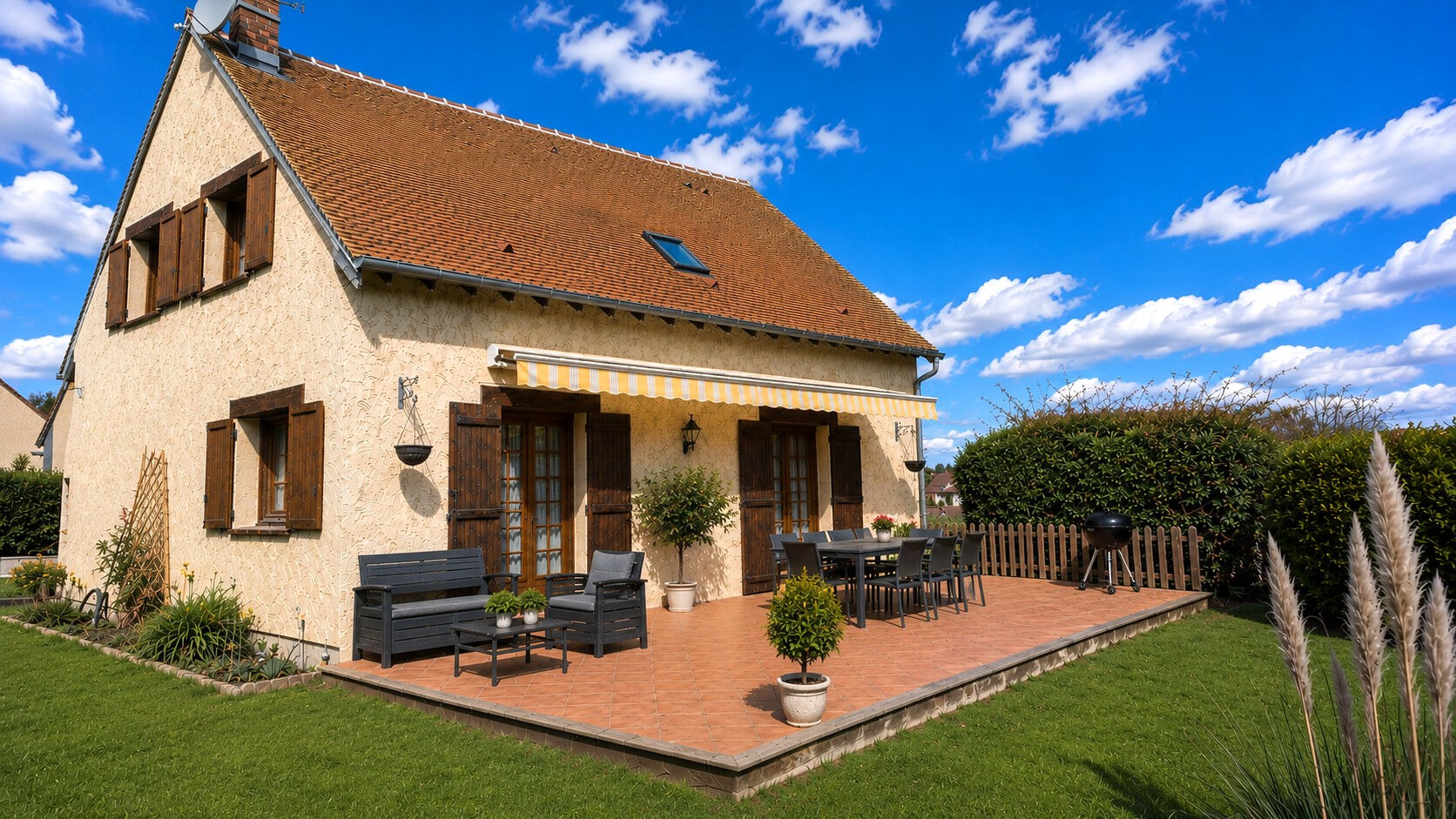 à 21 km de Persan 335 000 € Maison 5 pièces , 3 chambres 100.00 m² Avec jardin, terrasse Voir le bien