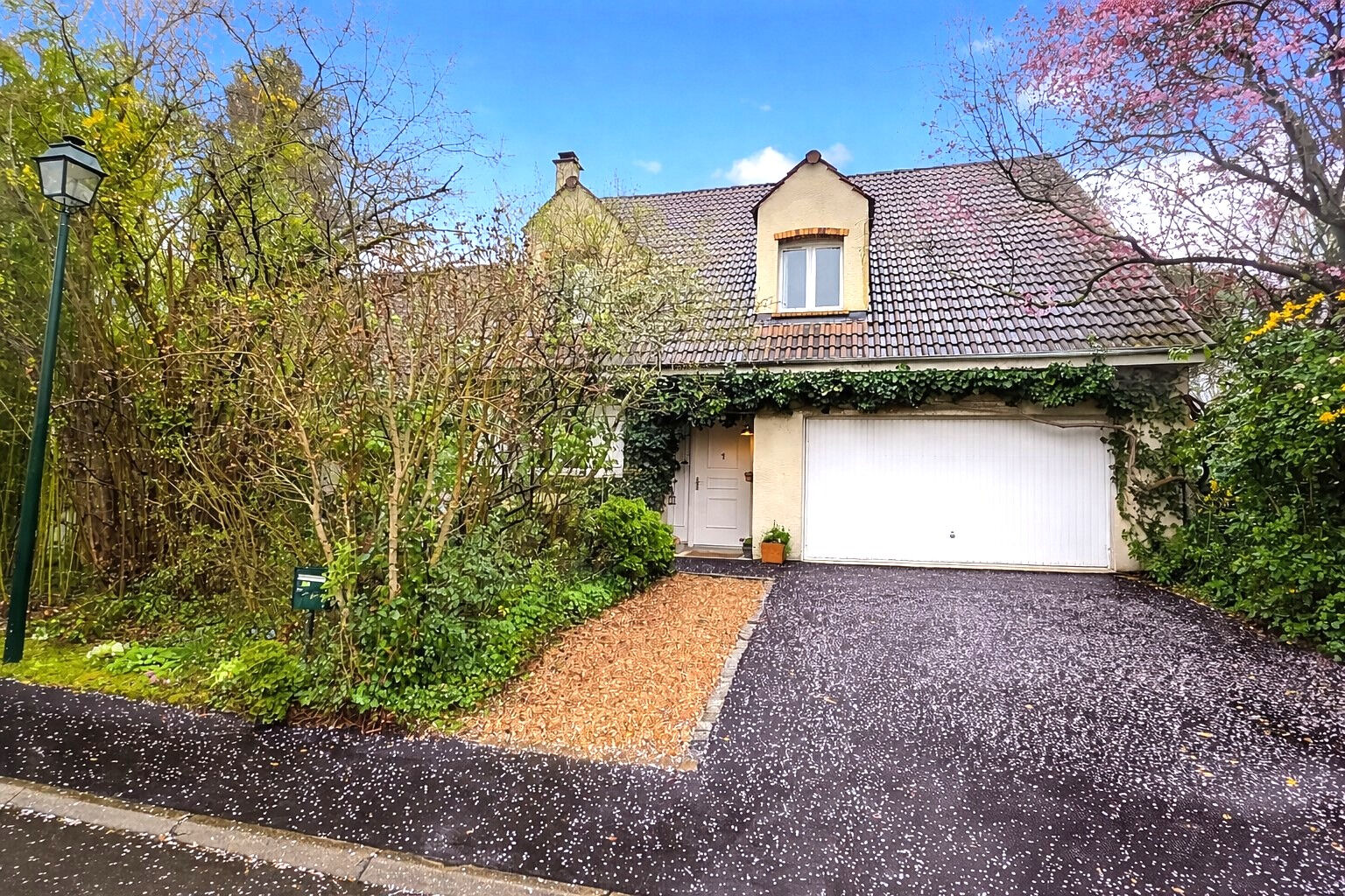 Maison VAUREAL (95490) 8 pi&egrave;ces 197.00 m&sup2;