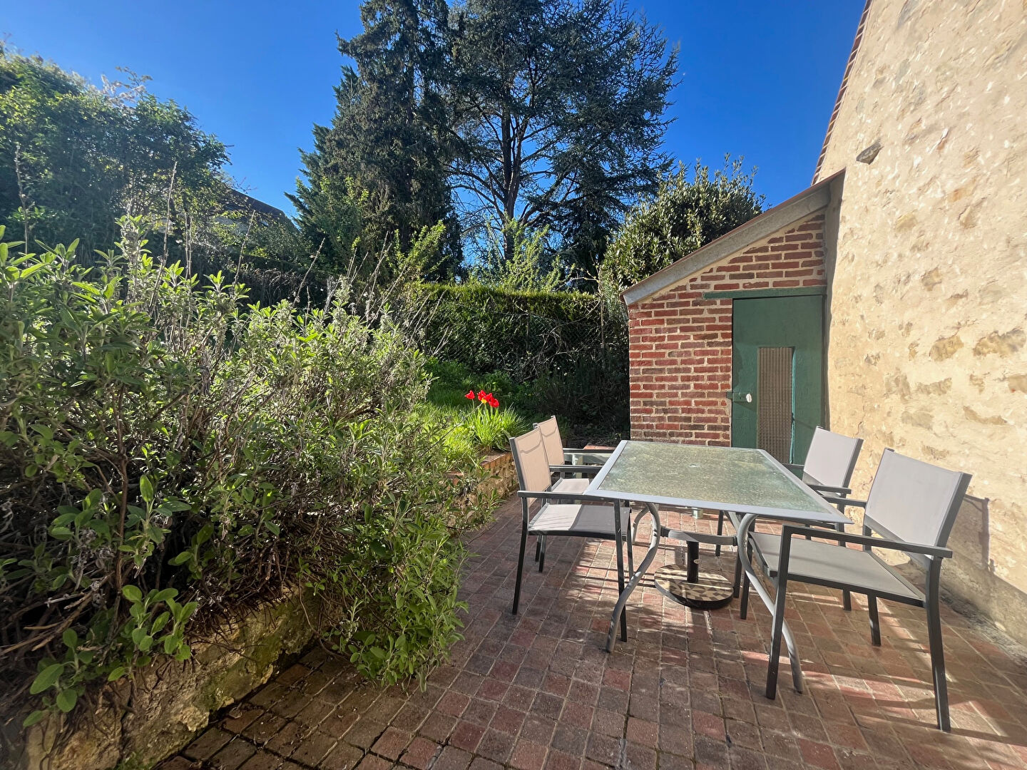 à 11 km de Méry-sur-Oise 349 000 € Maison 6 pièces , 4 chambres 110.00 m² Avec jardin Voir le bien