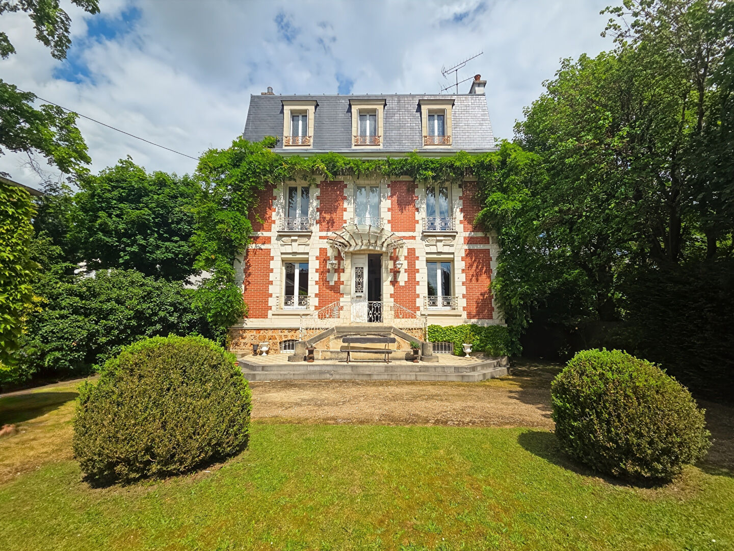 Maison LES MUREAUX (78130) 10 pi&egrave;ces 290.00 m&sup2;