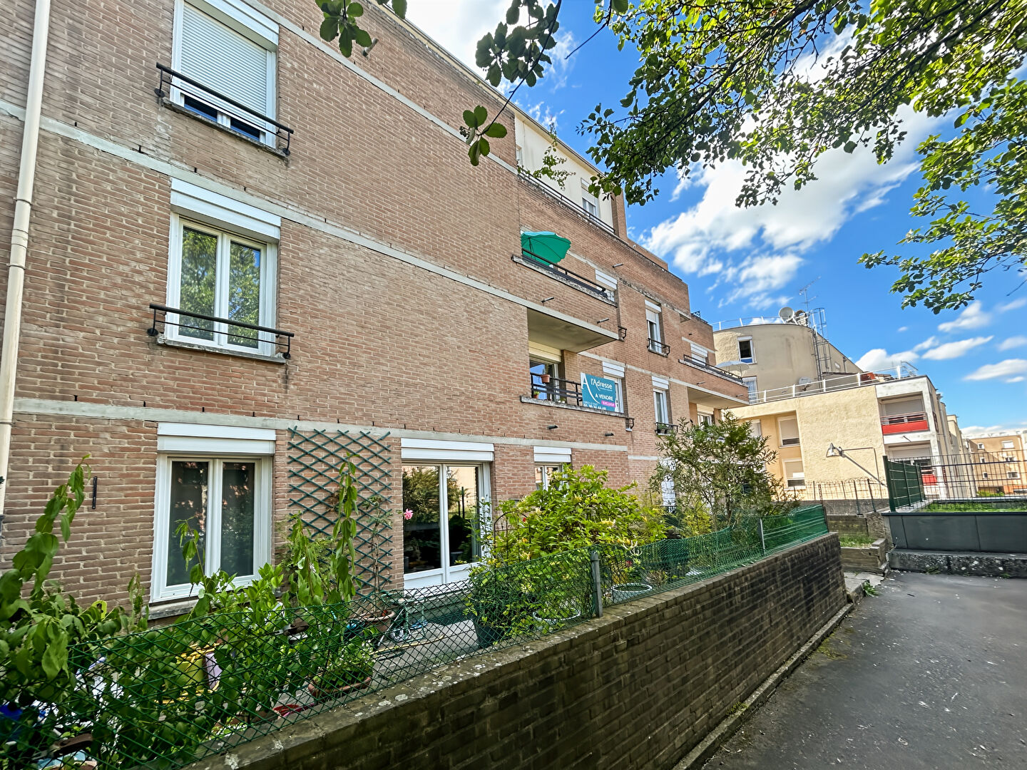 Cergy (95) 199 000 € Appartement 4 pièces , 3 chambres 91.00 m² Avec balcongarage/box Voir le bien