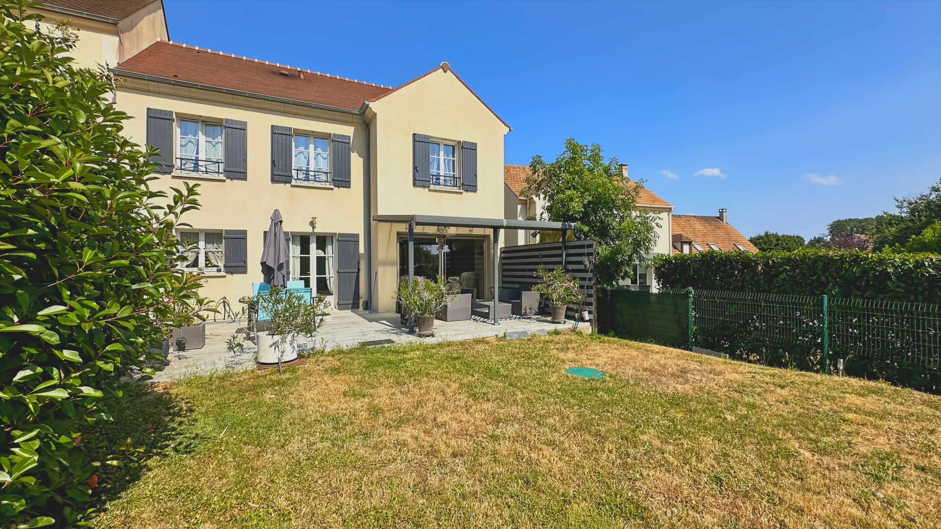 à 6 km de Osny 475 000 € Maison 5 pièces , 3 chambres 128.00 m² Avec terrasse Voir le bien