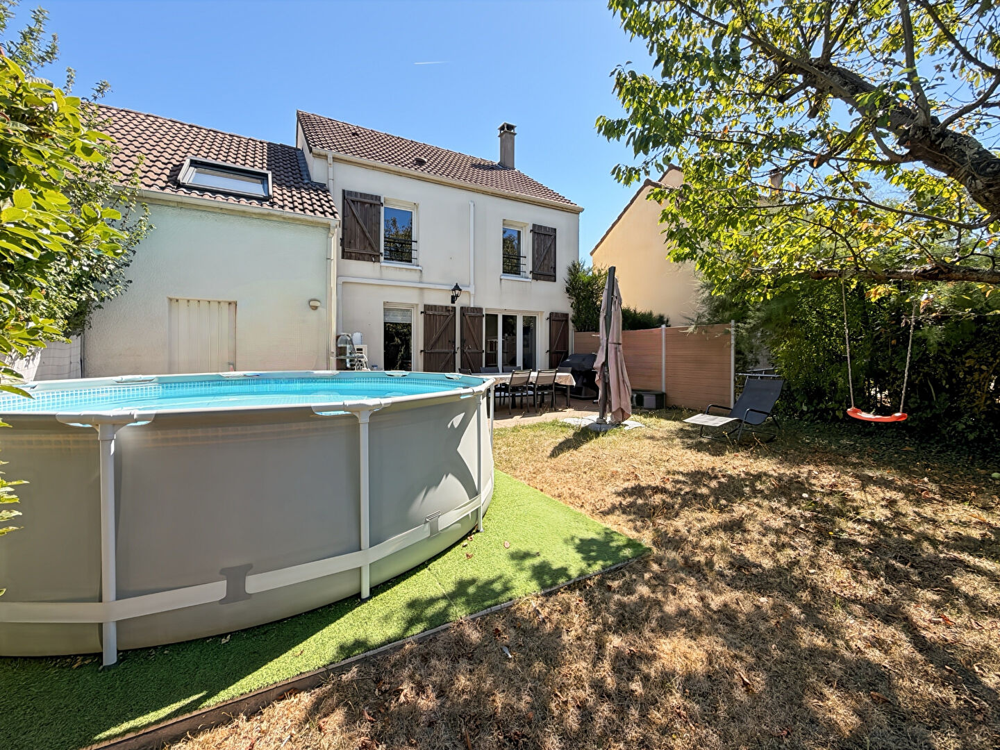 à 14 km de Taverny Exclusif 336 000 € Maison 6 pièces , 4 chambres 93.00 m² Avec jardin, terrasse, garage/box Voir le bien