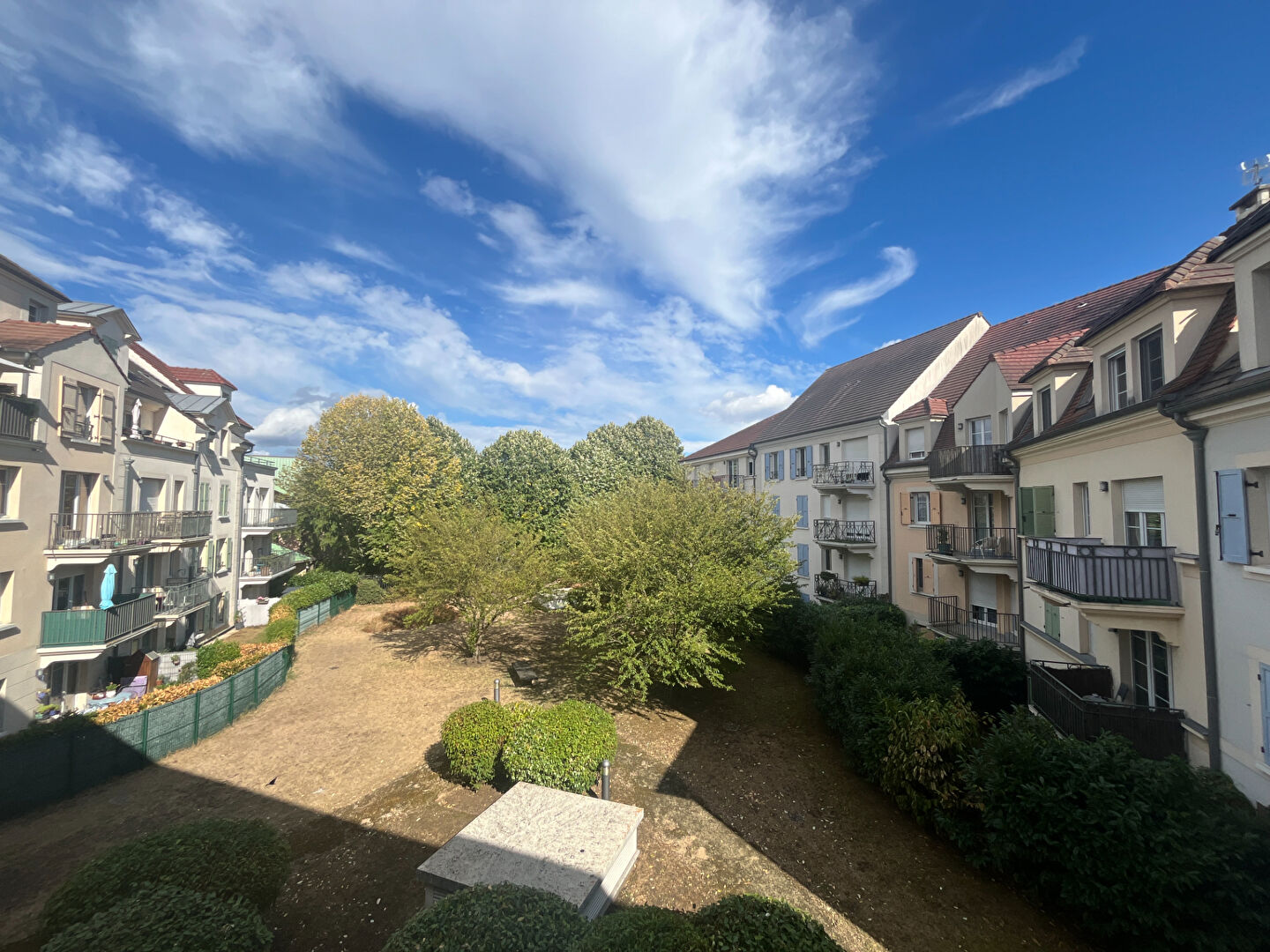 à 6 km de Chanteloup-les-Vignes 229 000 € Appartement 3 pièces , 2 chambres 61.00 m² Avec balcon Voir le bien
