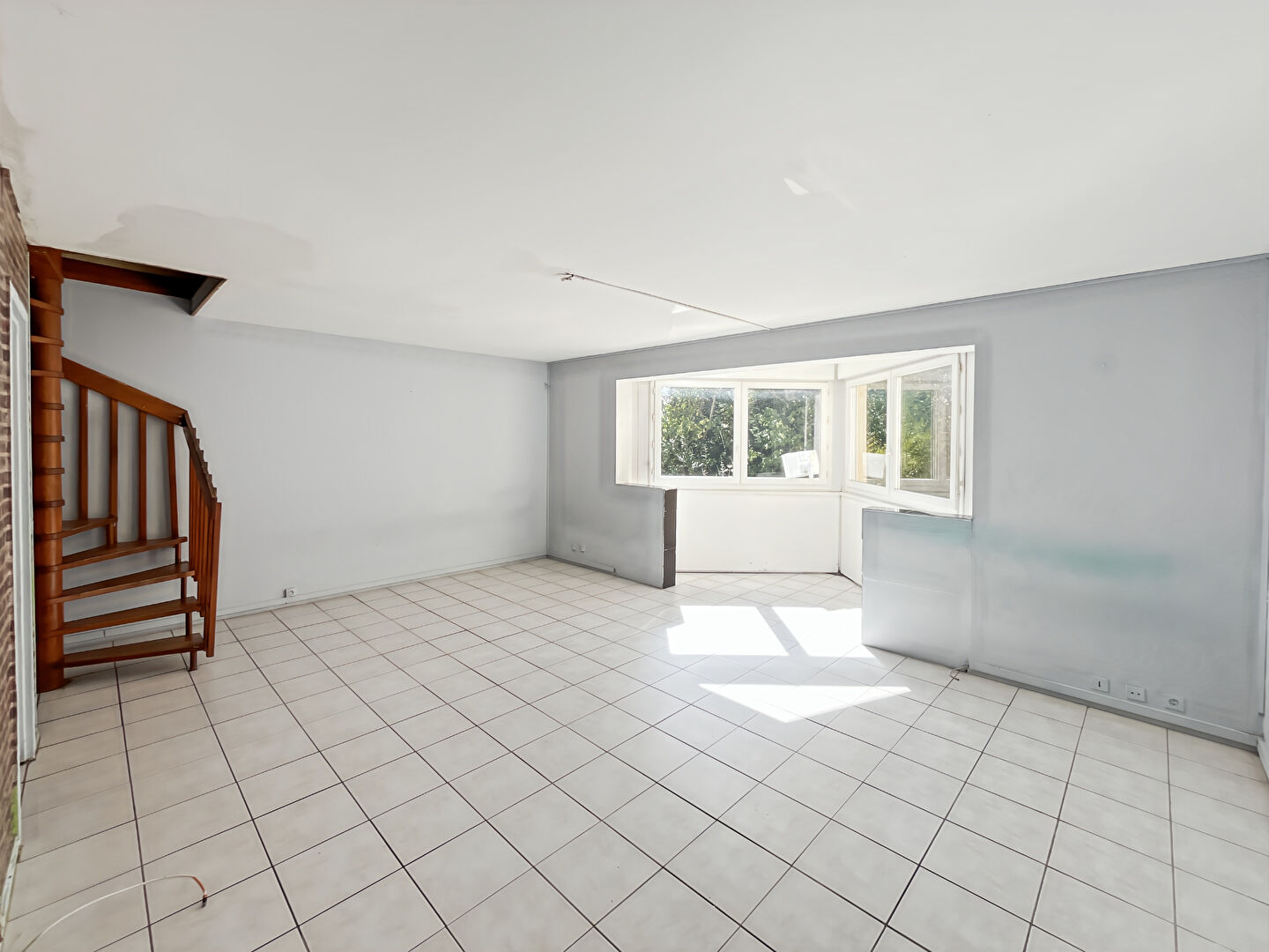 Les Mureaux (78) Exclusif 169 000 € Appartement 6 pièces , 4 chambres 94.00 m²