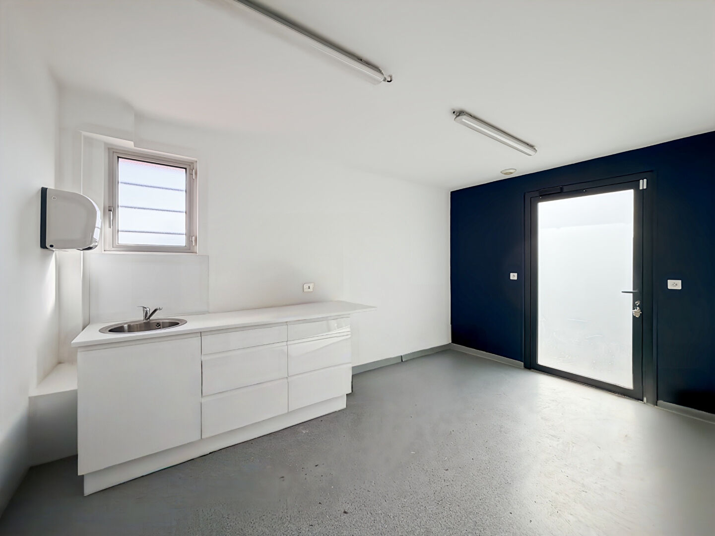 Local commercial BOOS (76520) 110.00 m&sup2;