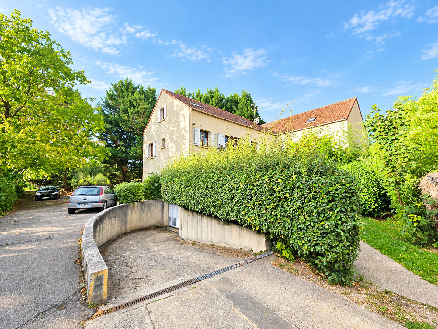 Meulan-en-Yvelines (78) Exclusif 118 000 € Appartement 2 pièces , 1 chambre 37.00 m² Avec jardin, terrasse