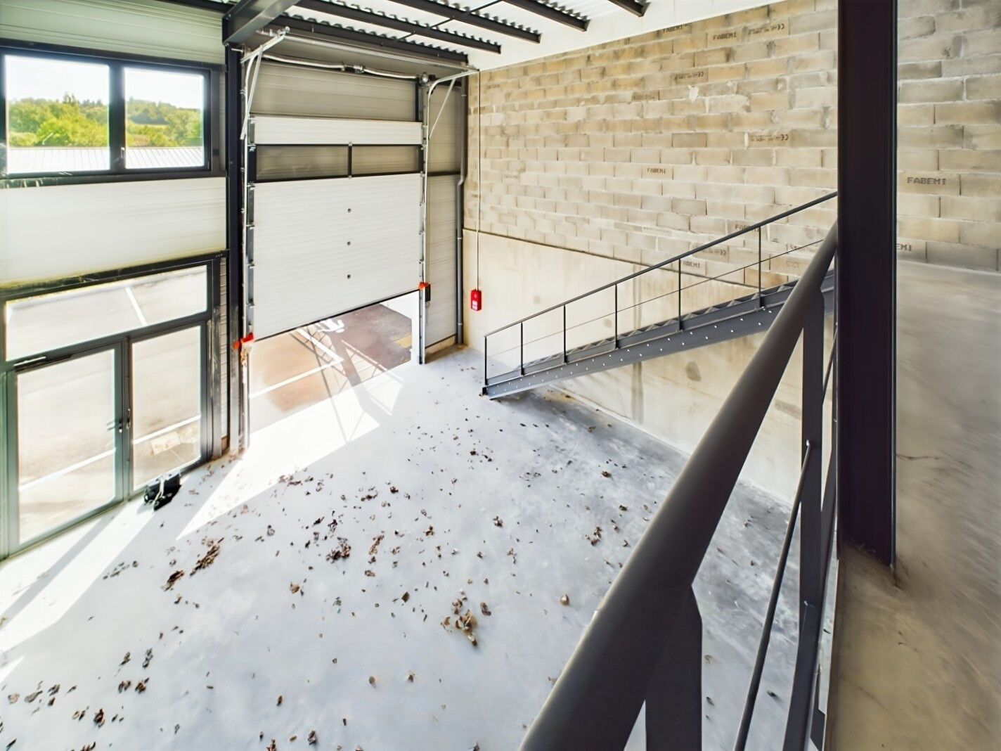 Local d'activité MESIGNY (74330) 1 pièce 150.00 m²
