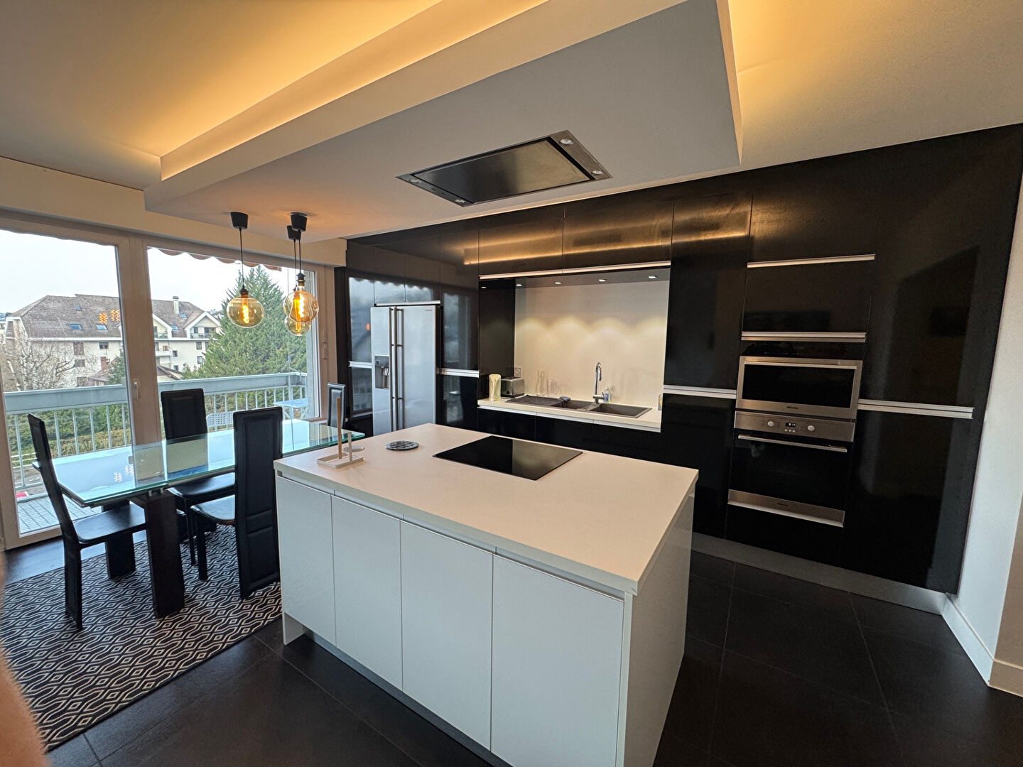 Appartement 4 pièces 96 m² · à Annecy · 96 m² · 2 425 €/mois