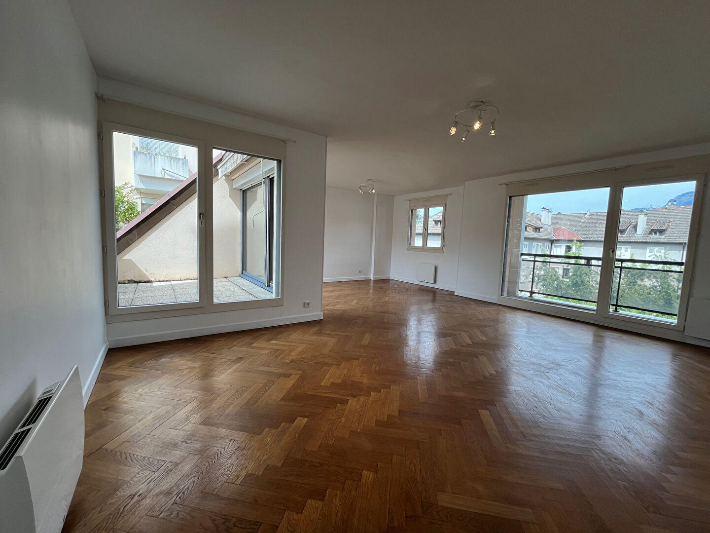 Appartement ANNECY (74000) 2 pi&egrave;ces 56.00 m&sup2;
