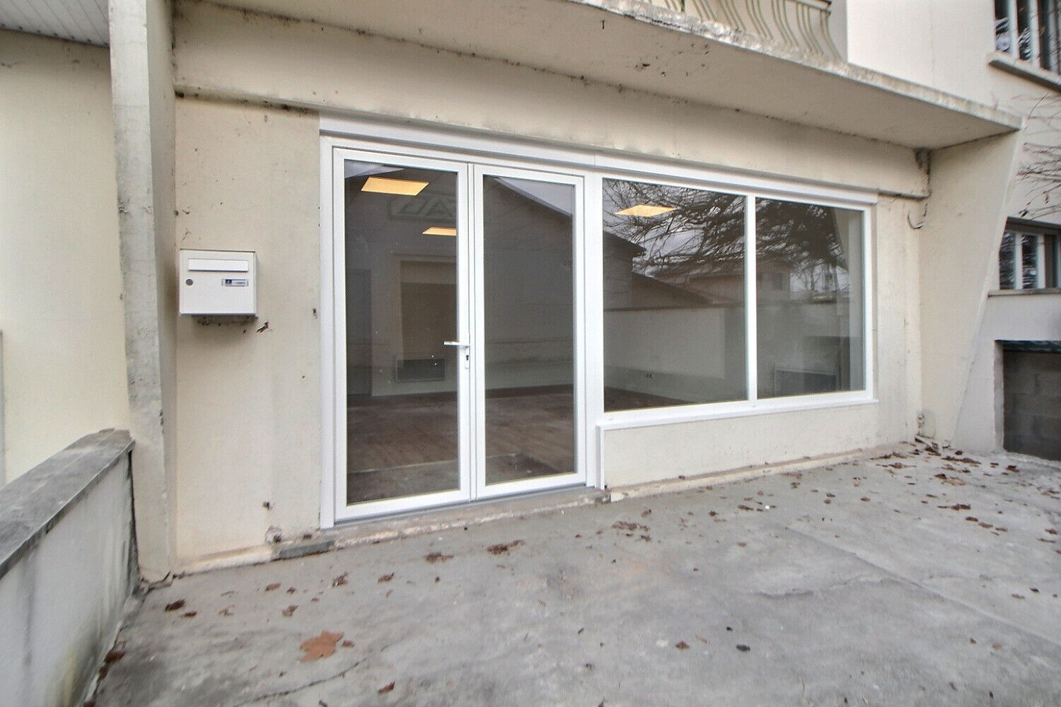 Local commercial CESTAS (33610) 44.23 m²