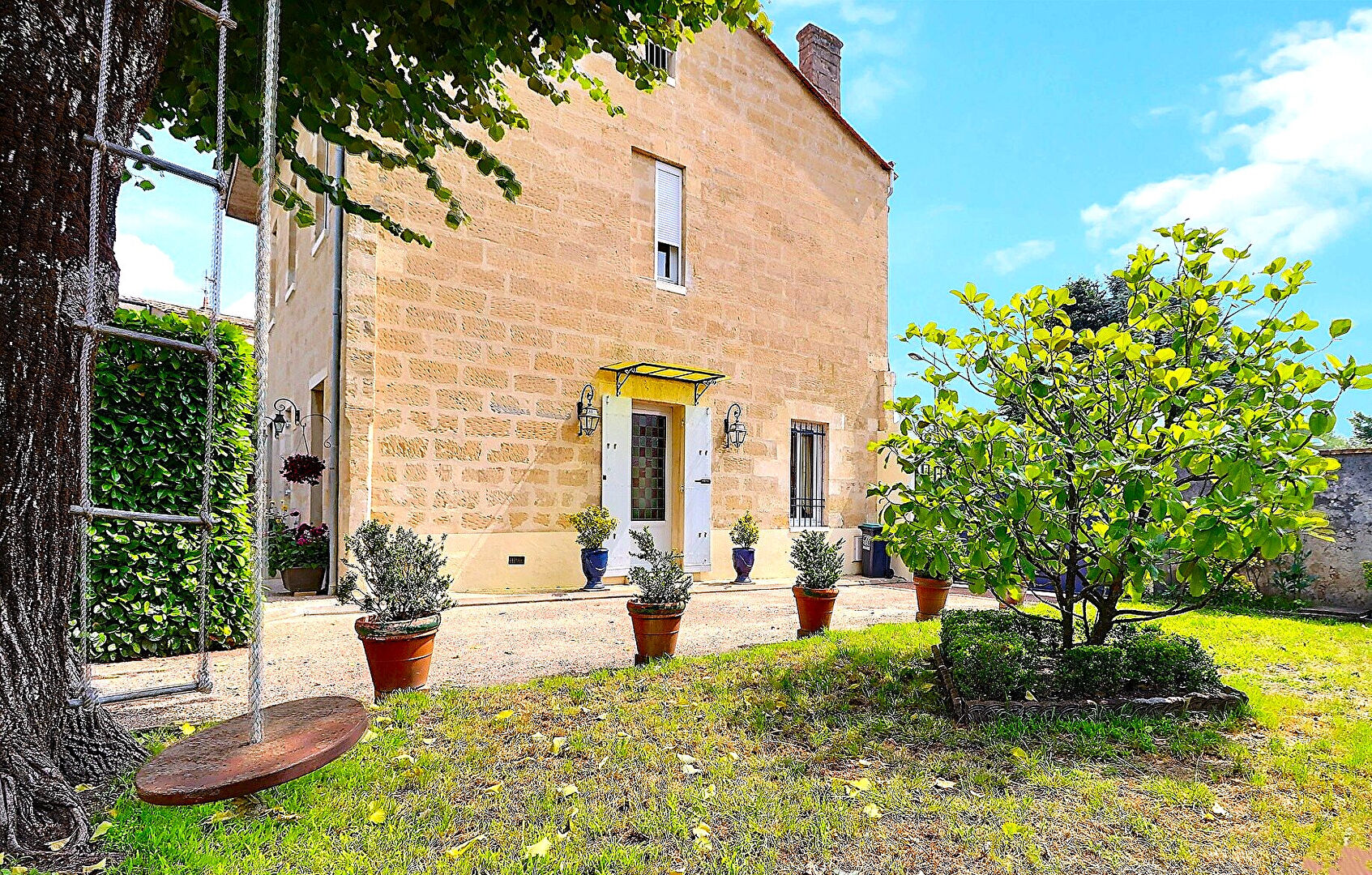 Demeure LEOGNAN (33850) 8 pièces 250.00 m²