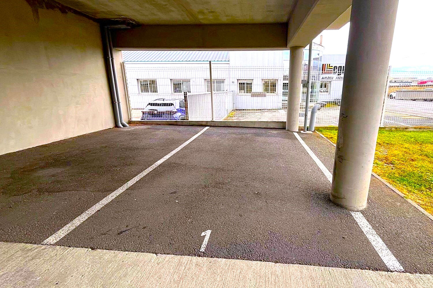 Parking / box BEGLES (33130) 12.00 m²