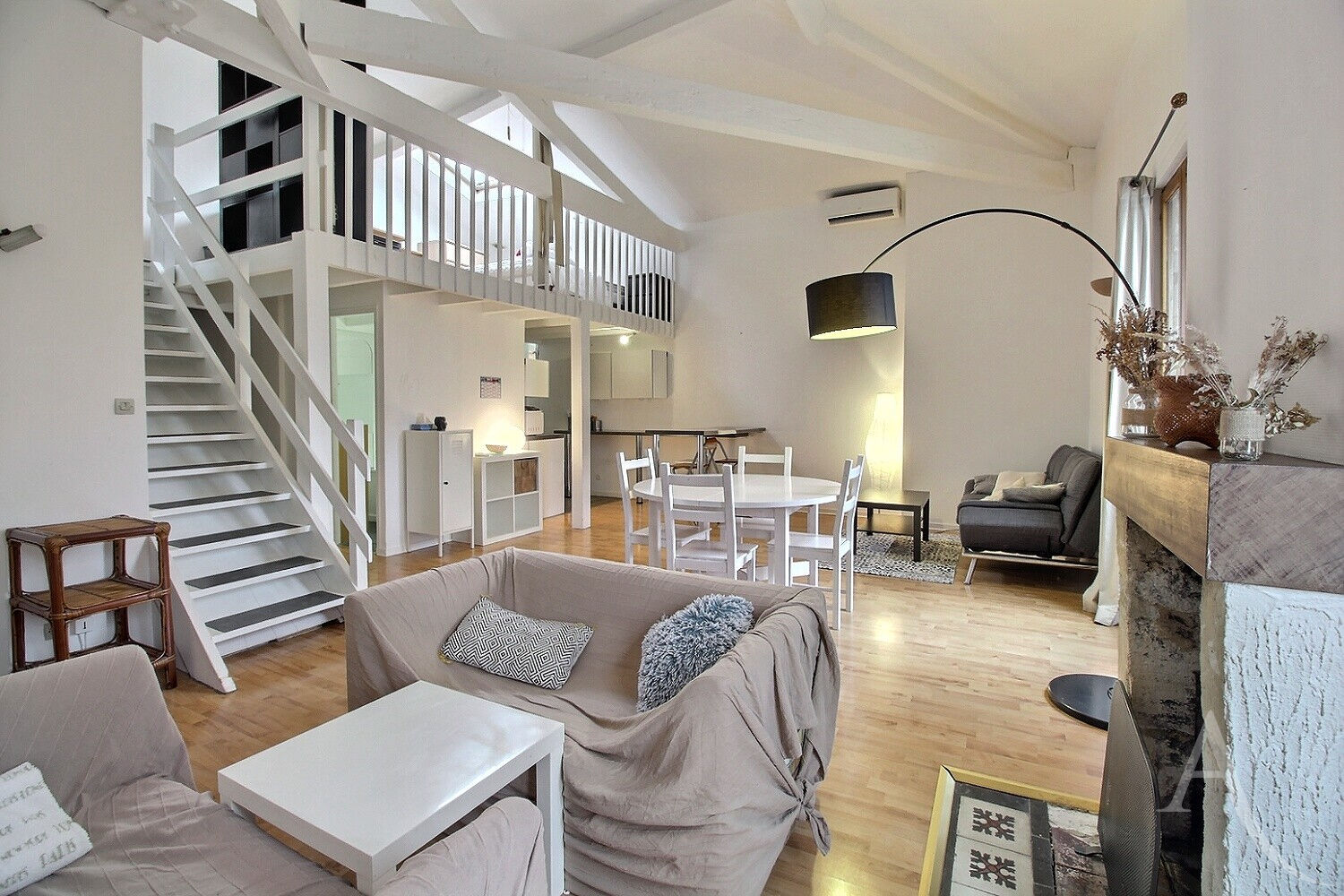 Appartement BORDEAUX (33800) 3 pi&egrave;ces 74.00 m&sup2;