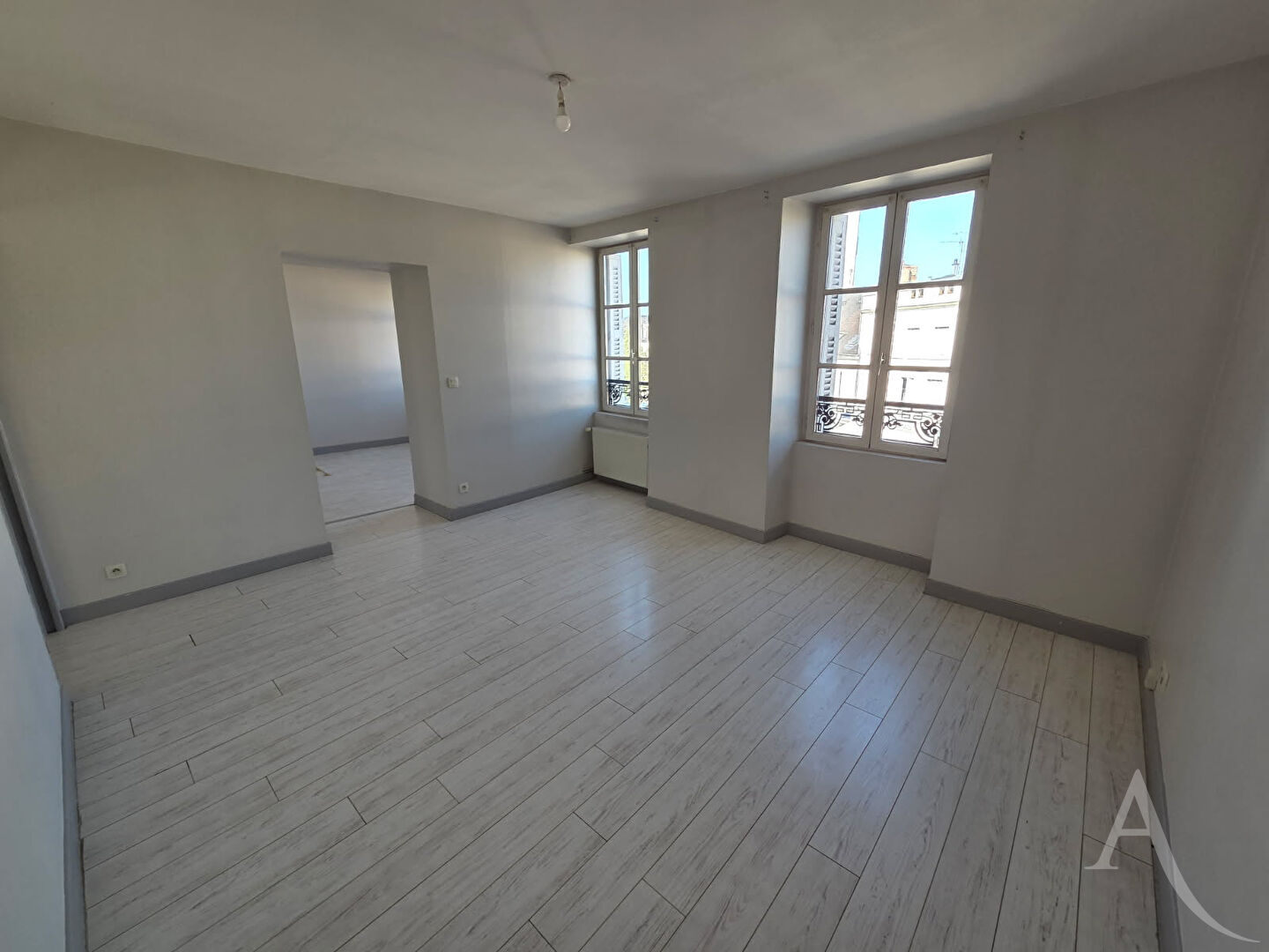 Appartement CHATEAUROUX (36000) 2 pièces 51.21 m²