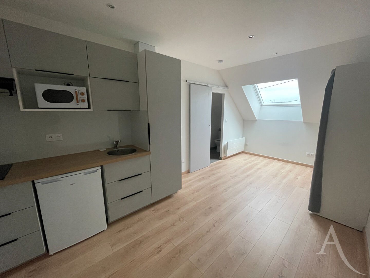 Appartement CHATEAUROUX (36000) 1 pièce 17.71 m²