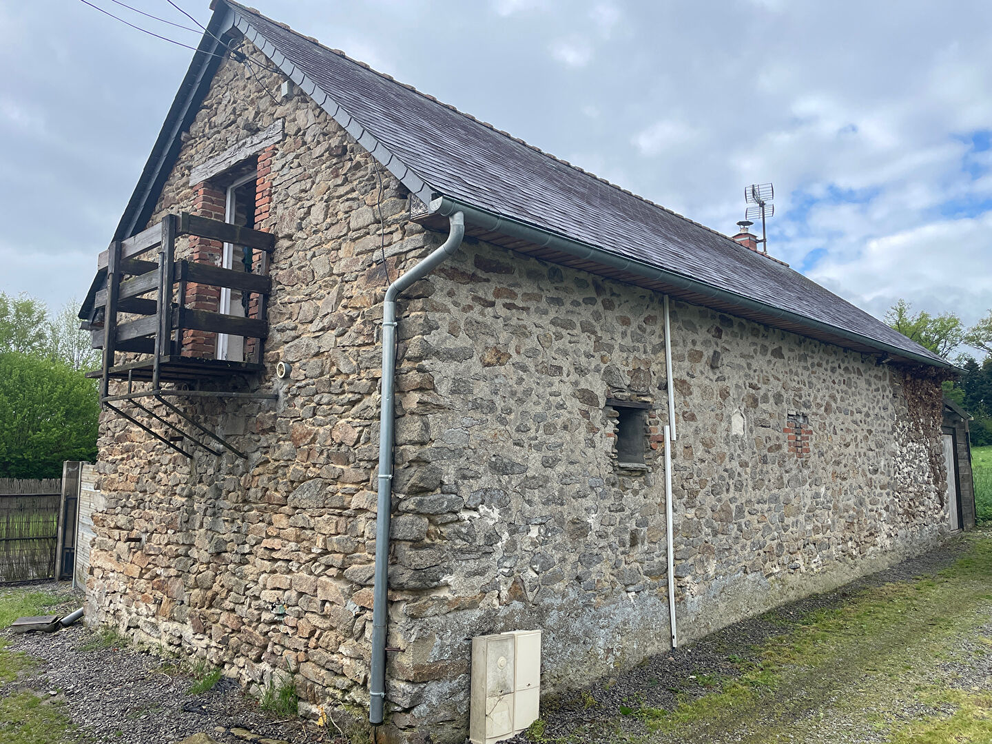 Maison Eguzon chantome (36270) 3 pièces 140.00 m²