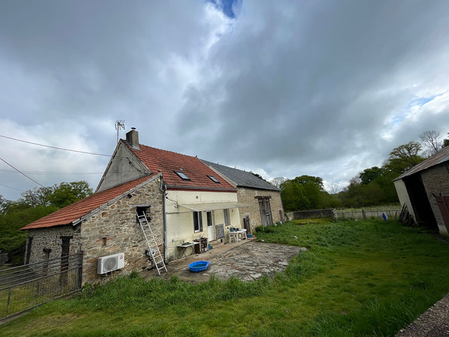 Maison Eguzon chantome (36270) 3 pièces 140.00 m²