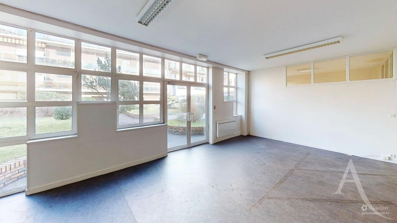 Local commercial CHATEAUROUX (36000) 335.60 m&sup2;