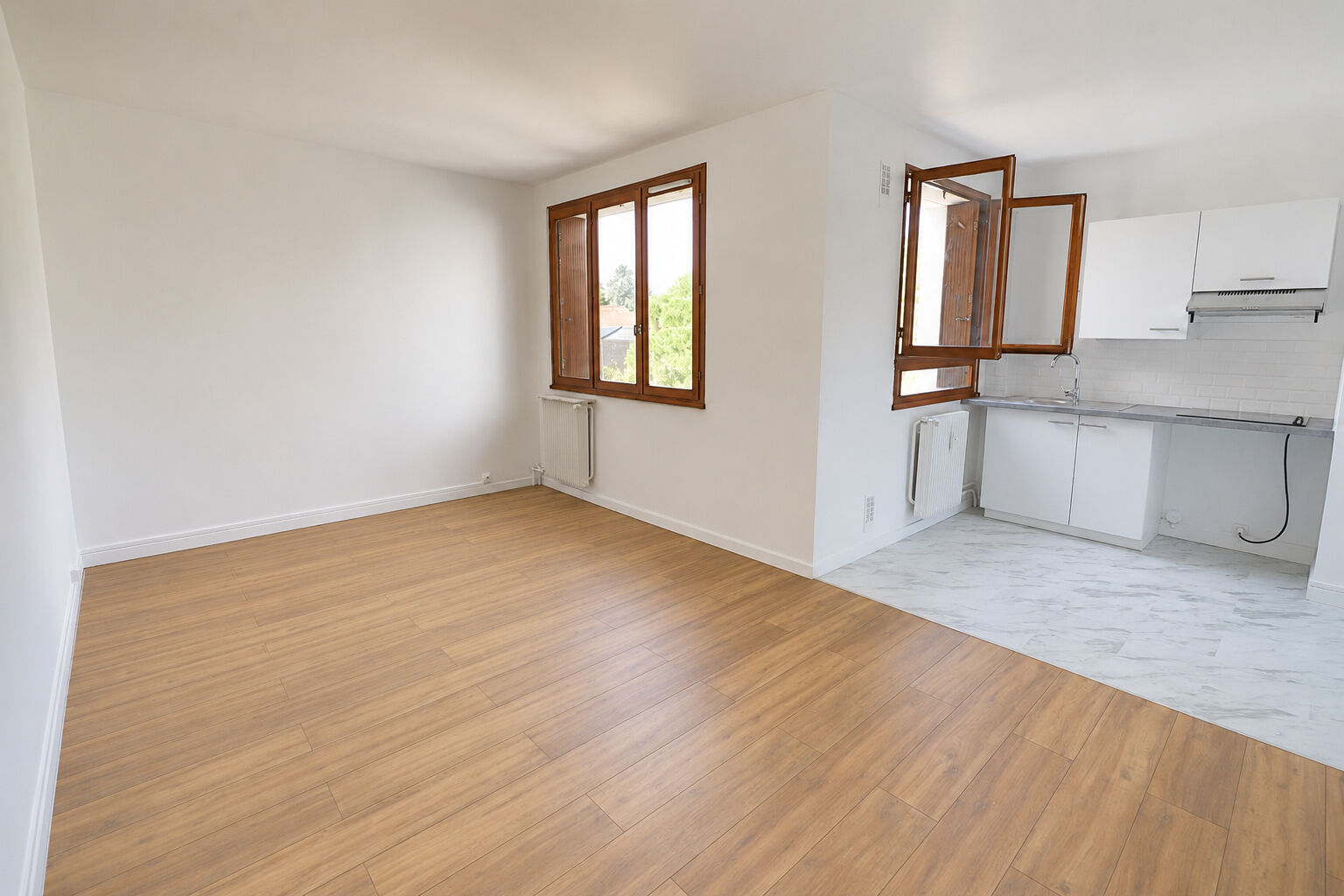à 12 km de Villepreux 790 € / mois cc Appartement 1 pièce 28.94 m² Voir le bien