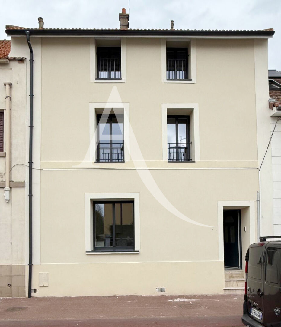 à 4 km de Sartrouville 315 000 € Maison 3 pièces , 2 chambres 53.00 m² Voir le bien