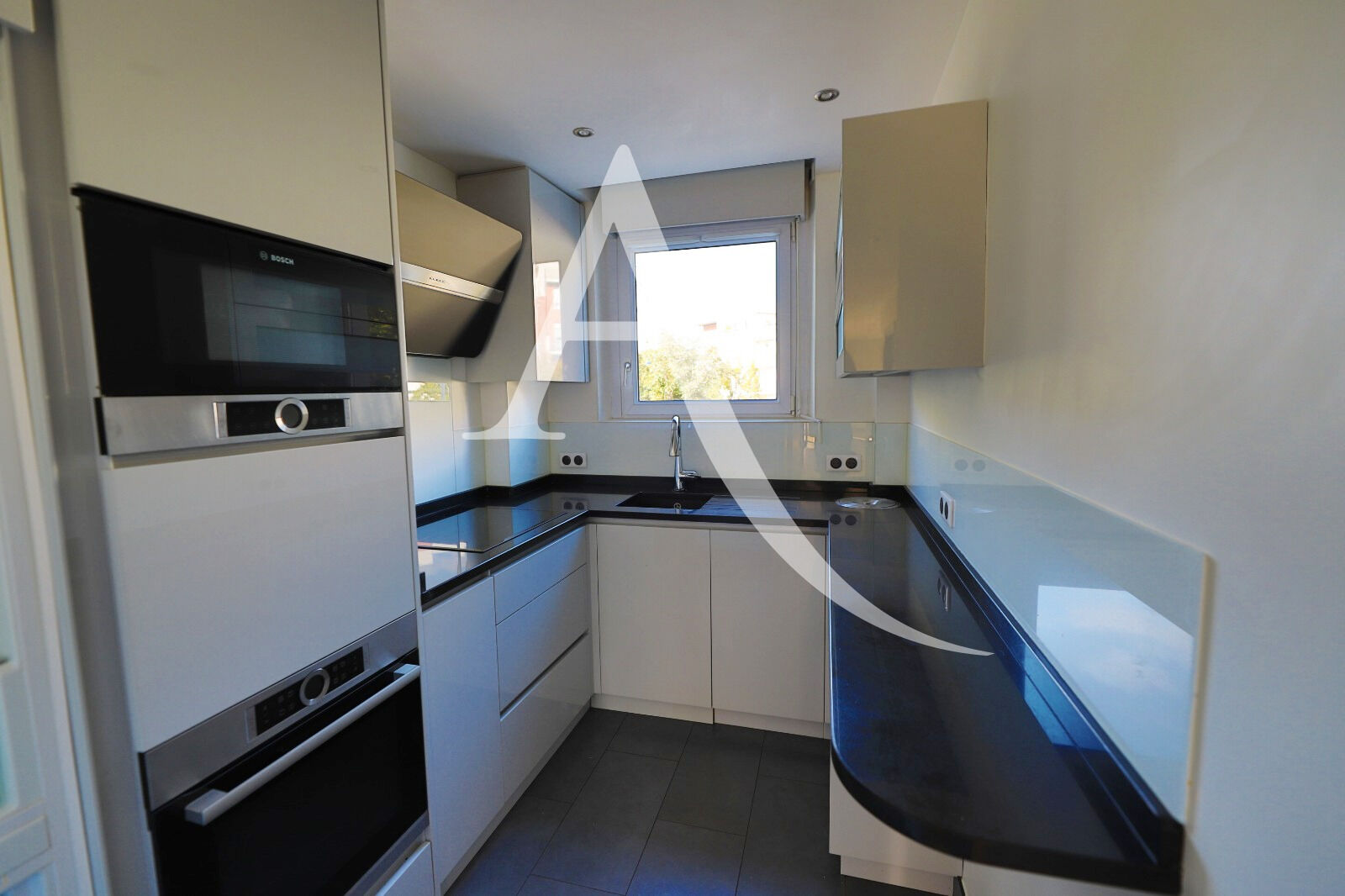 Nanterre (92) 1 490 € / mois cc Appartement 2 pièces , 1 chambre 51.58 m² Meublé Voir le bien