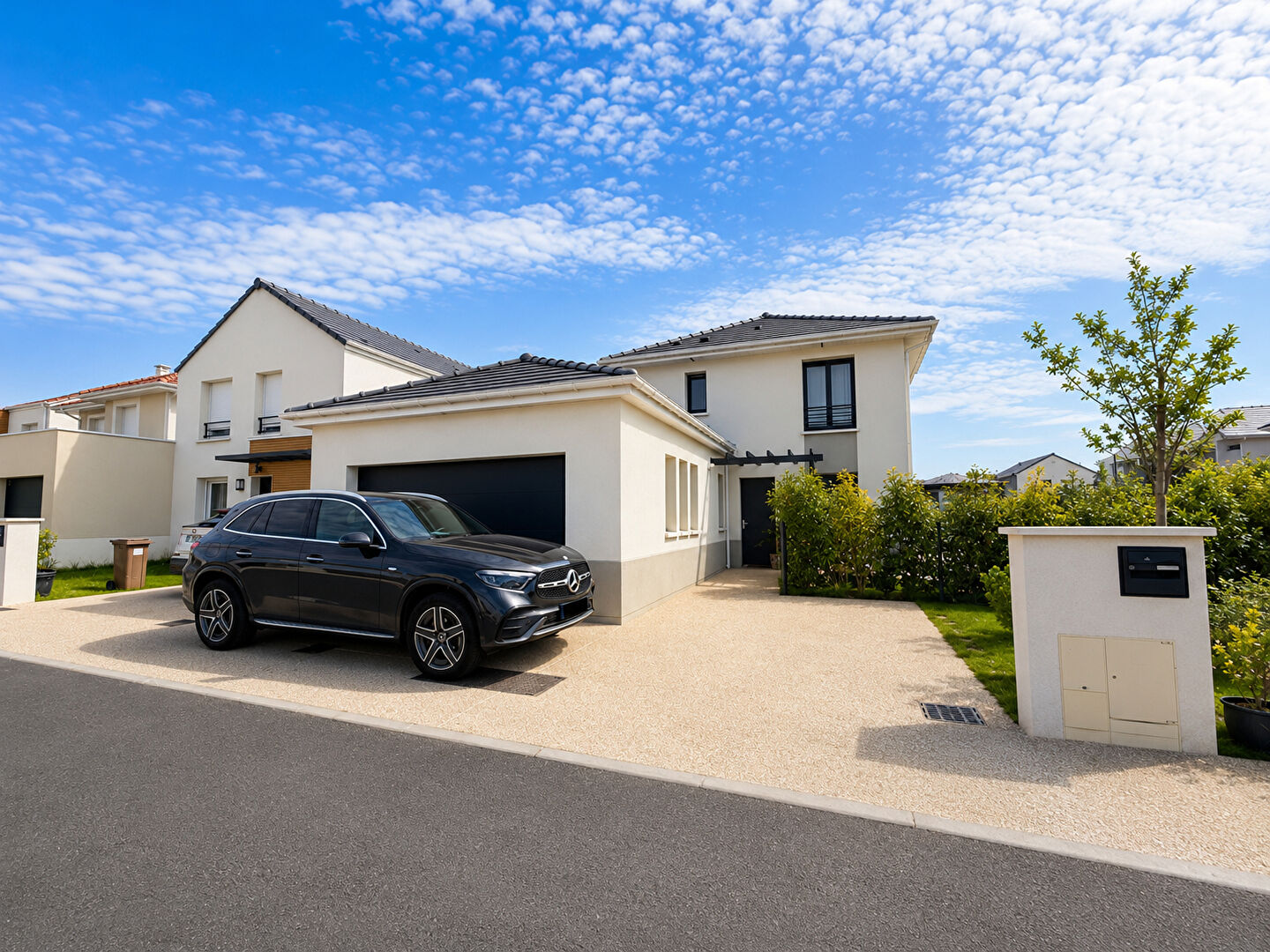 à 3 km de Sartrouville 3 500 € / mois cc Maison 6 pièces , 4 chambres 137.00 m² Avec jardin Voir le bien