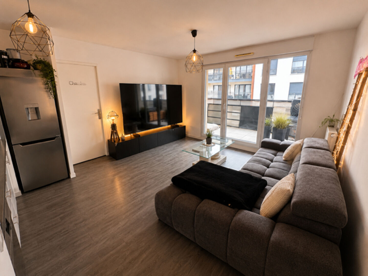 Pontoise (95) 985 € / mois cc Appartement 2 pièces , 1 chambre 41.30 m² Meublé Avec balcon Voir le bien