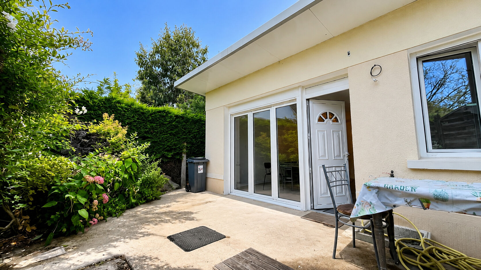 Conflans-Sainte-Honorine (78) 695 € / mois cc Appartement 1 pièce 25.00 m² Voir le bien