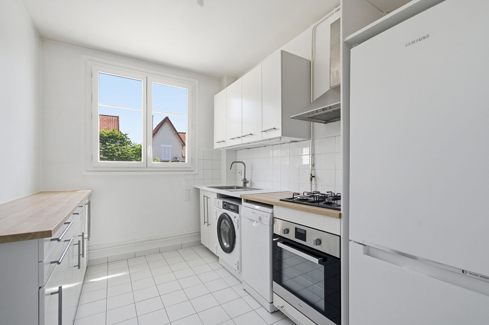 Chatou (78) Exclusif 410 000 € Appartement 4 pièces , 3 chambres 71.00 m² Avec balcon