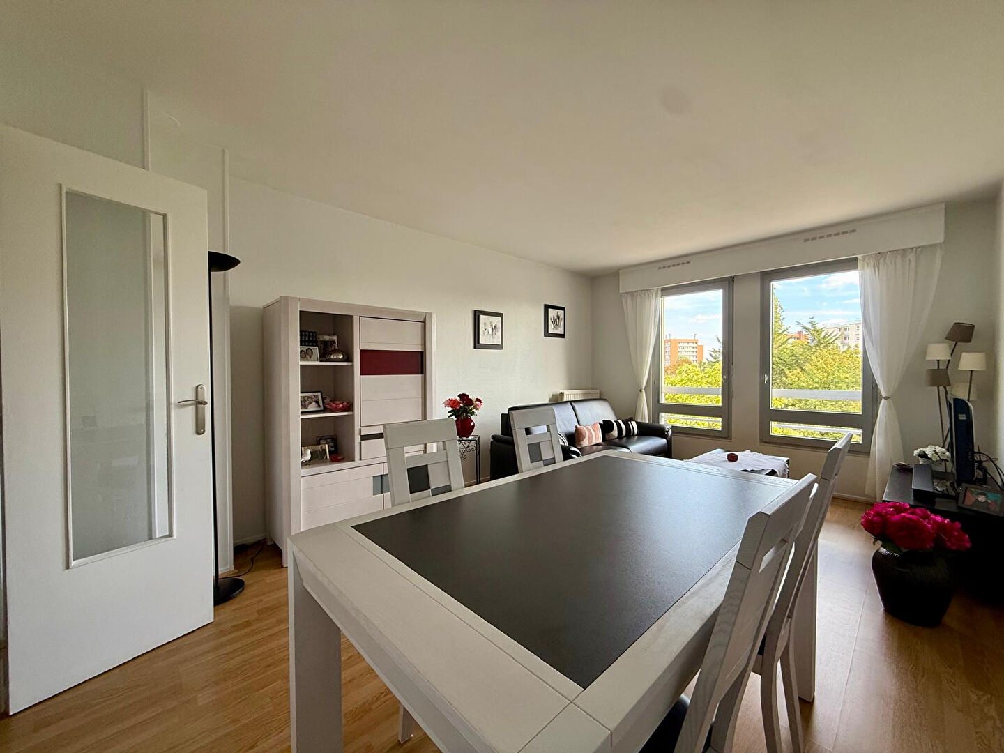 Chatou (78) Exclusif 262 500 € Appartement 2 pièces , 1 chambre 50.00 m² Avec balcongarage/box