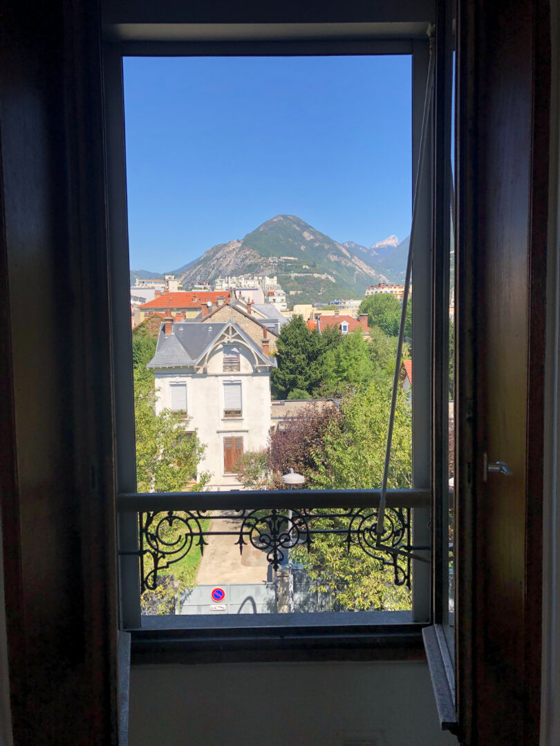 Appartement GRENOBLE (38100) 2 pi&egrave;ces 47.50 m&sup2;
