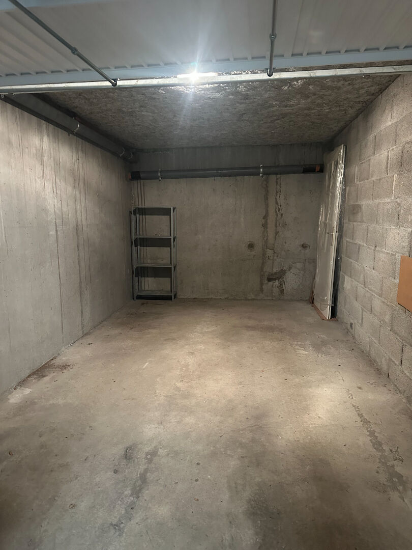 Parking / box GRENOBLE (38000) 21.00 m&sup2;