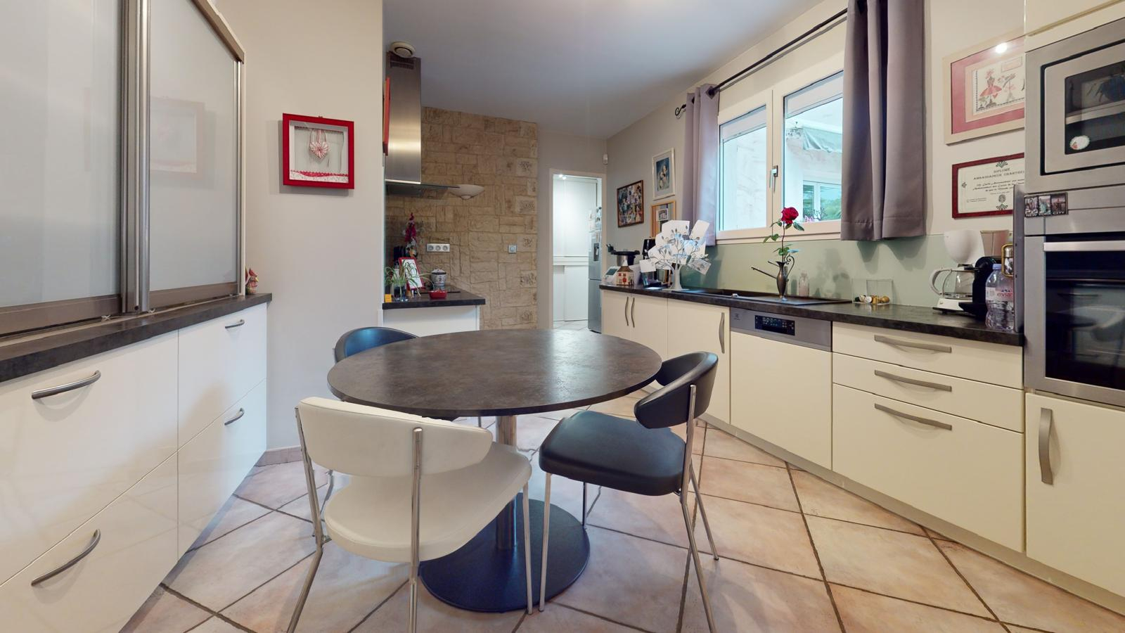 Maison VOIRON (38500) 7 pièces 137.46 m²