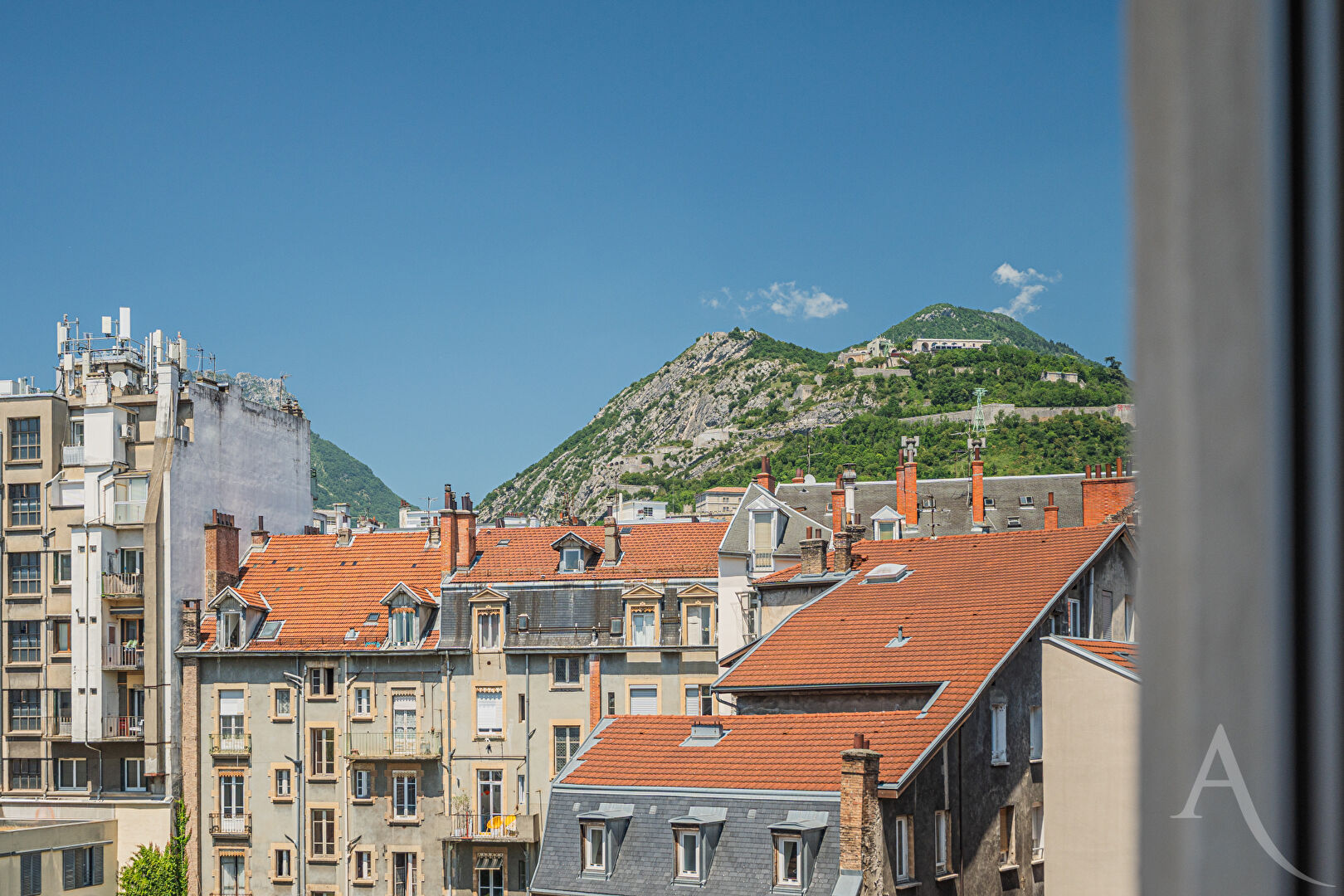Appartement GRENOBLE (38000) 4 pi&egrave;ces 115.30 m&sup2;
