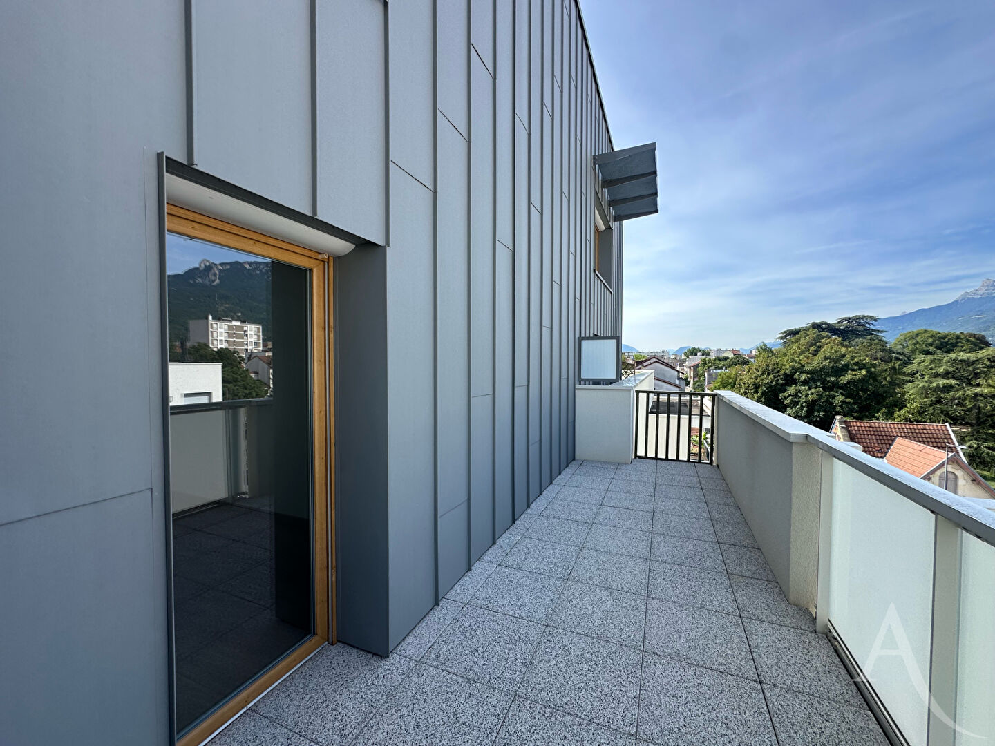 Appartement GRENOBLE (38000) 2 pièces 47.37 m²