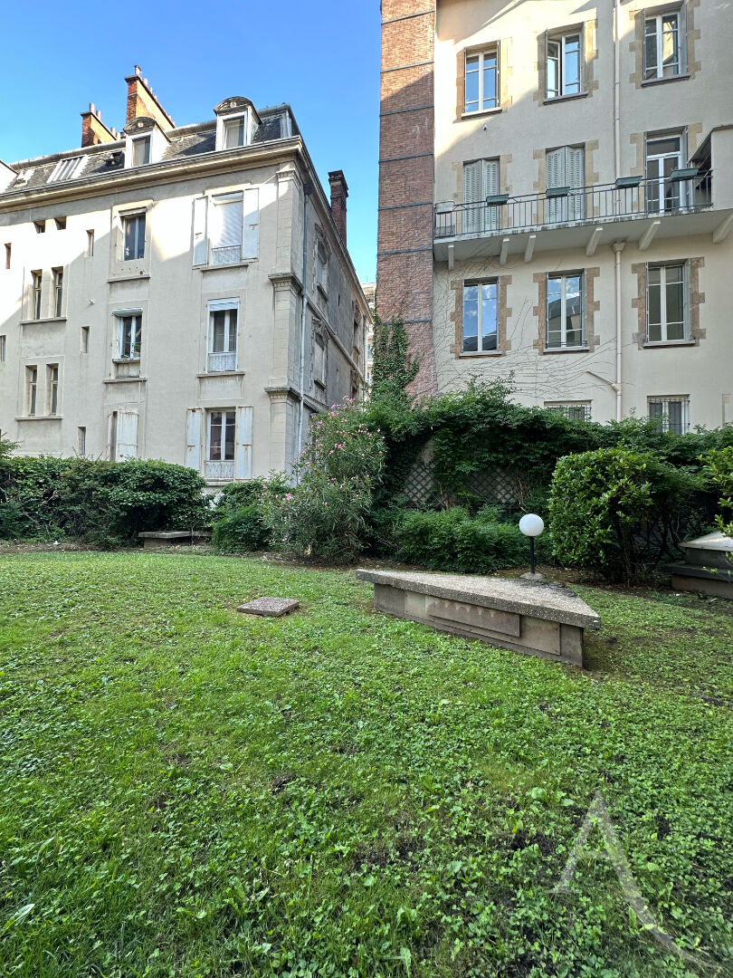 Appartement GRENOBLE (38000) 1 pièce 28.00 m²