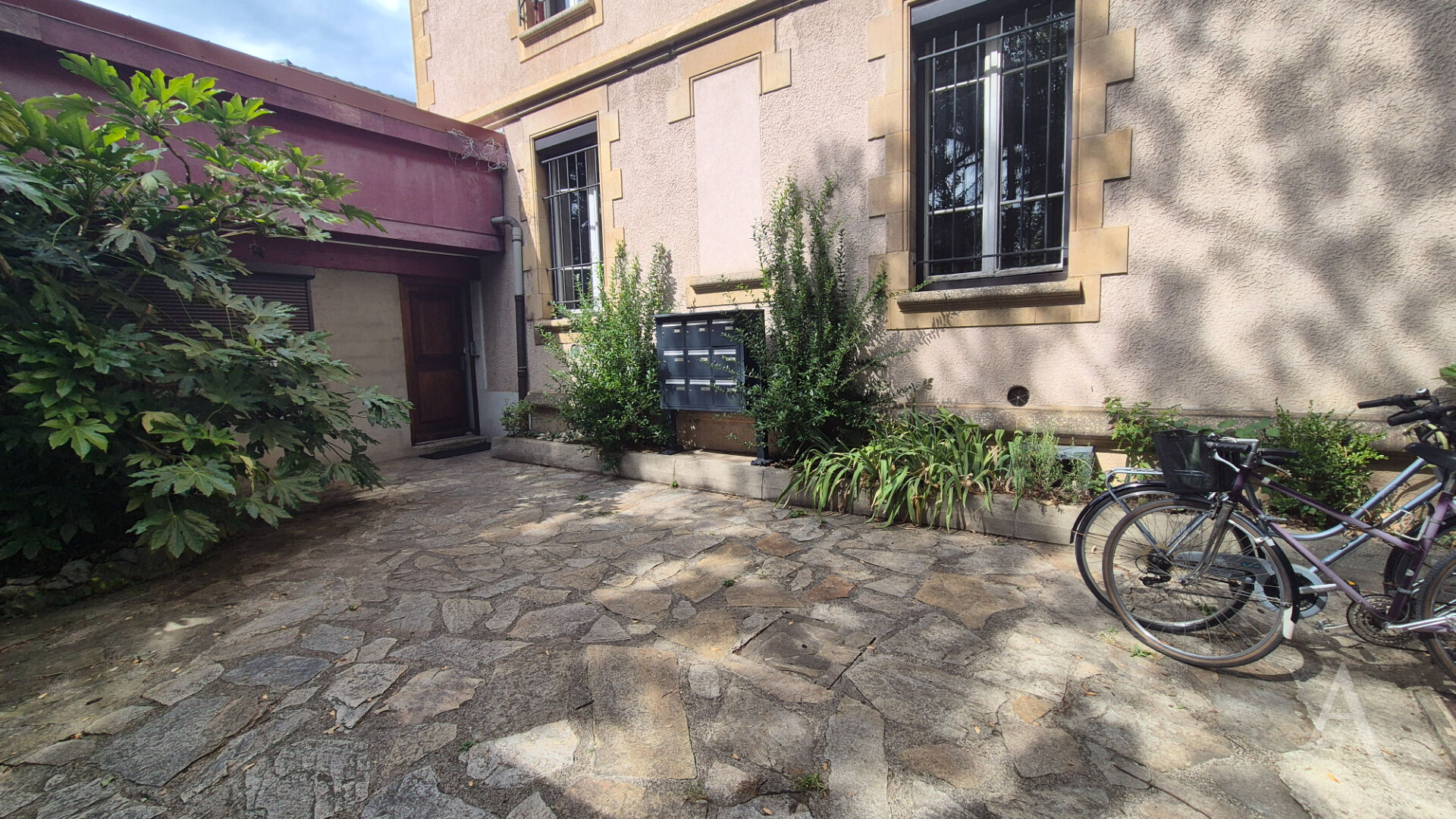 Appartement GRENOBLE (38000) 2 pièces 63.57 m²