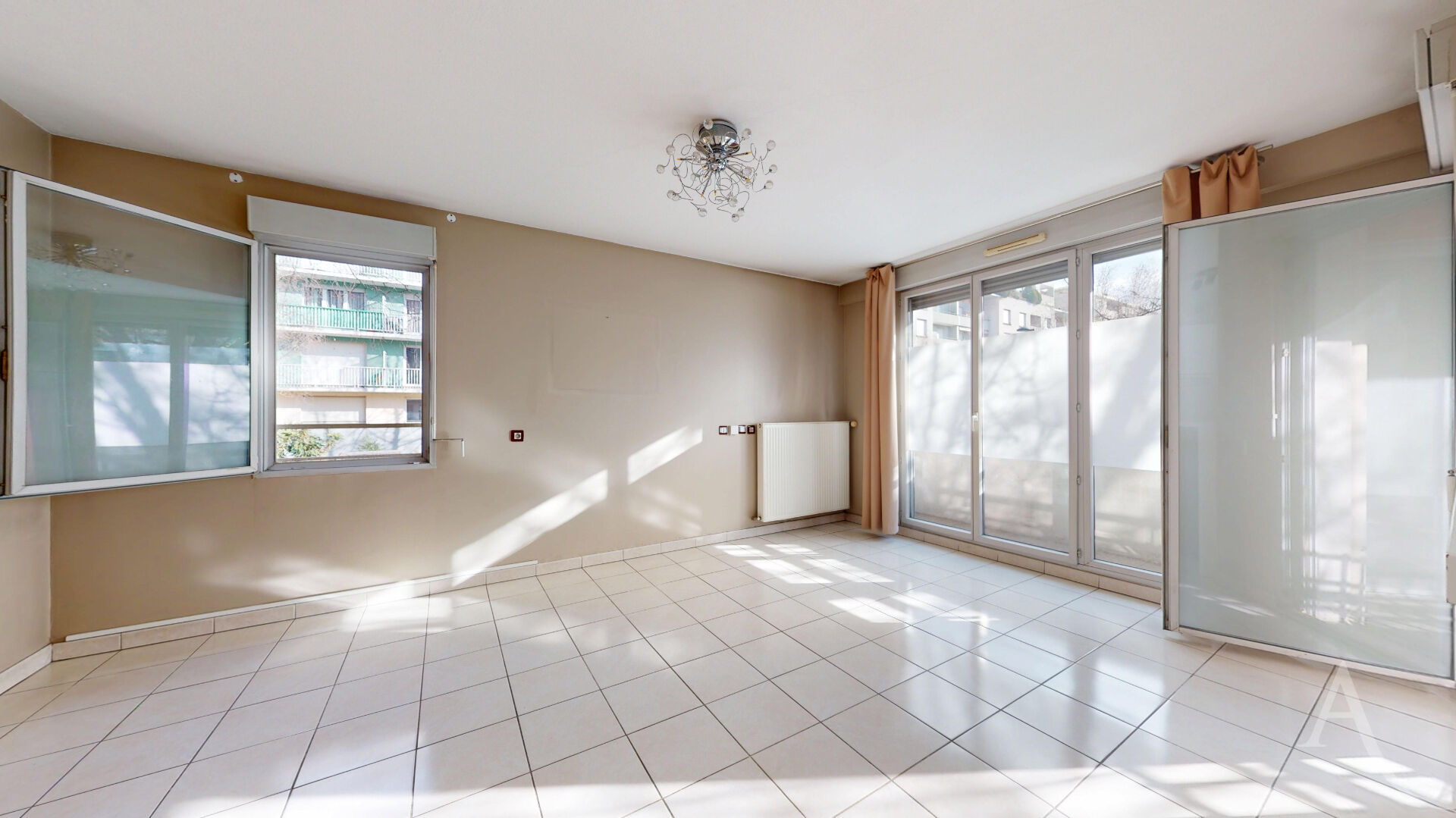 Appartement Grenoble (38100) 2 pi&egrave;ces 50.00 m&sup2;