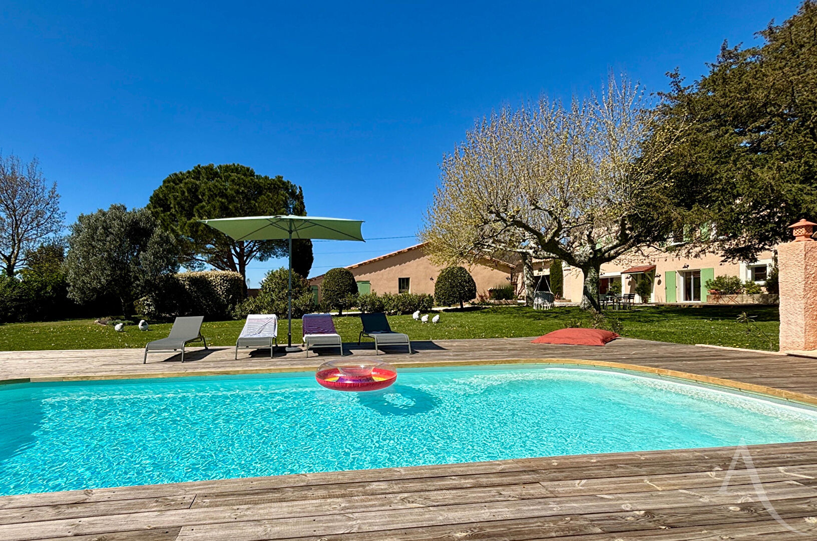 Maison VALENCE (26000) 10 pi&egrave;ces 243.00 m&sup2;