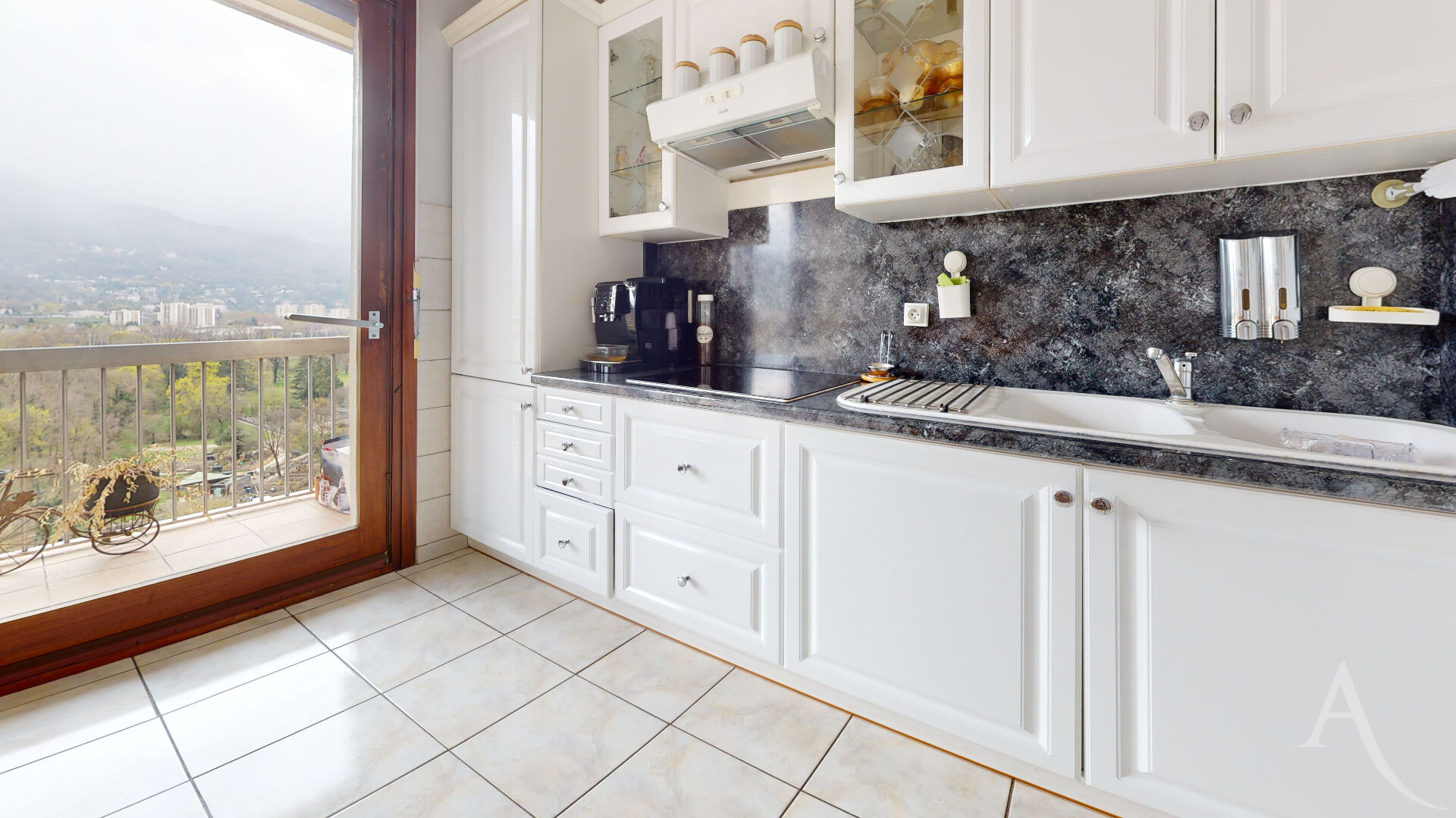 Appartement GRENOBLE (38100) 5 pi&egrave;ces 92.00 m&sup2;