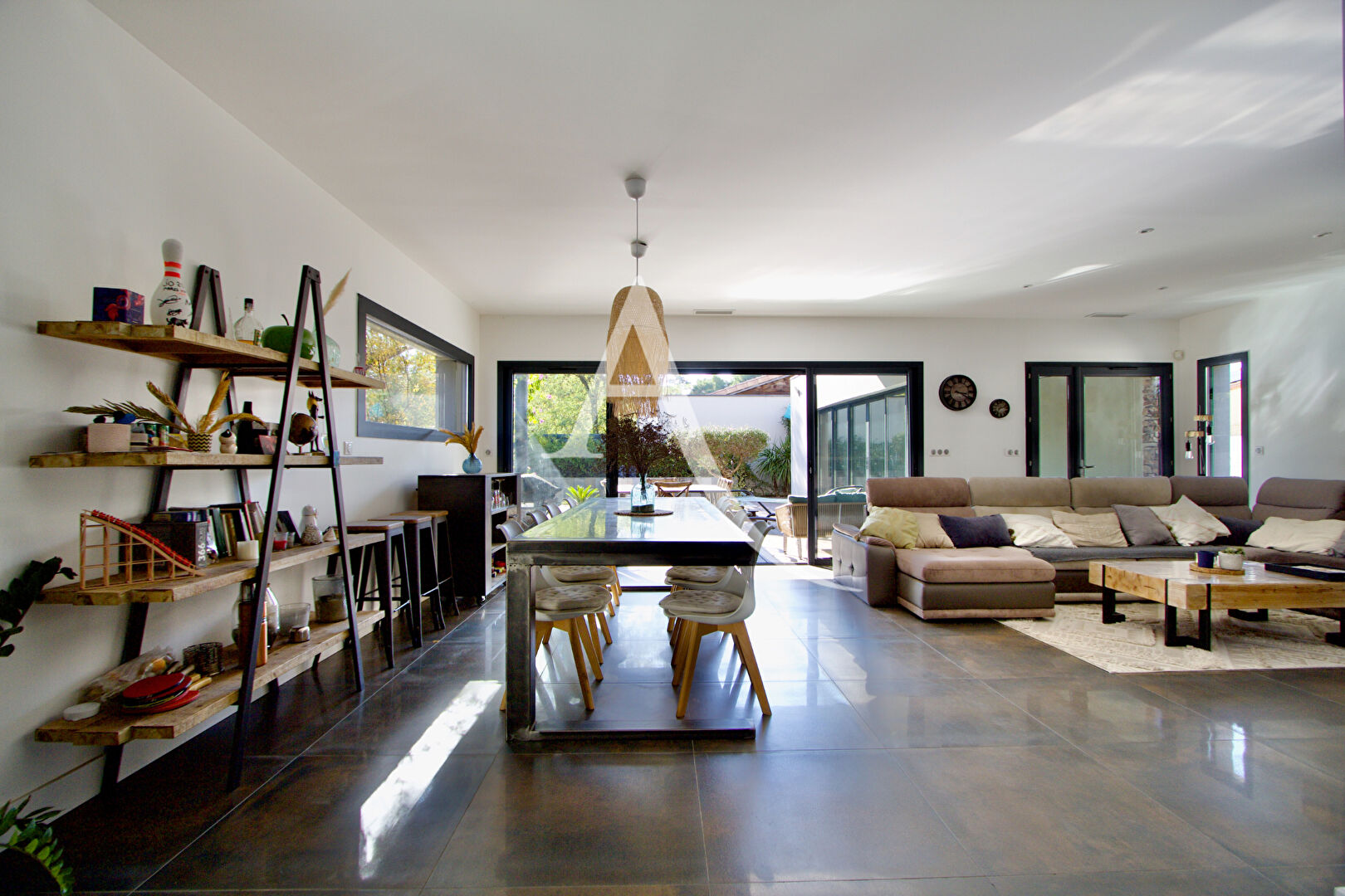 Villa SAINT JEAN DE VEDAS (34430) 7 pièces 185.00 m²