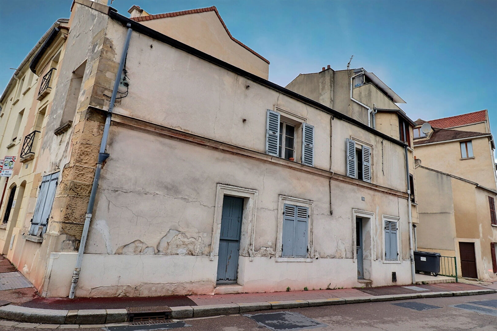 à 7 km de Argenteuil 500 000 € Maison 10 pièces , 5 chambres 100.00 m² Voir le bien