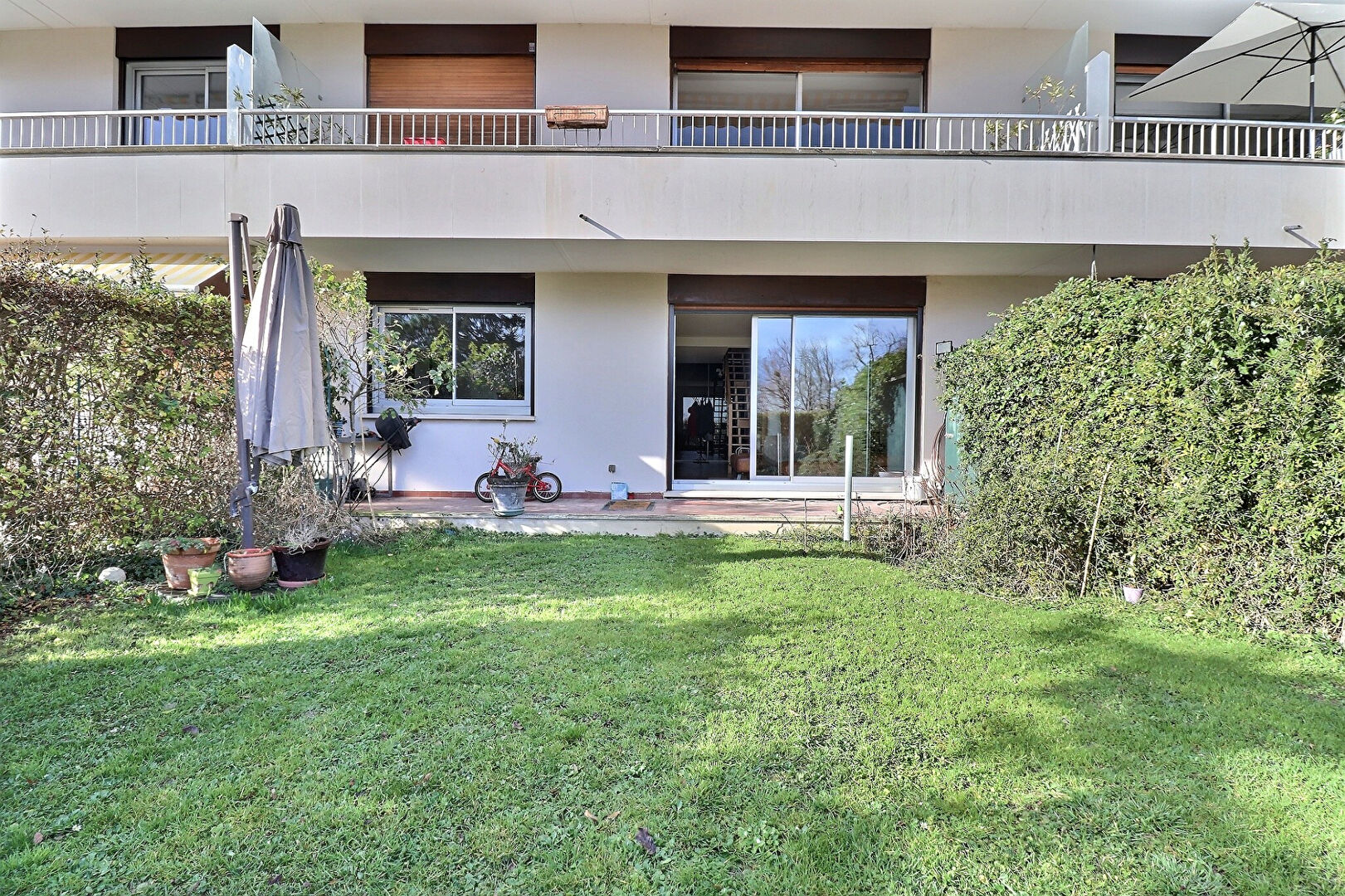 Le Mesnil-le-Roi (78) Exclusif 525 000 € Appartement 3 pièces , 2 chambres 90.71 m² Avec jardin