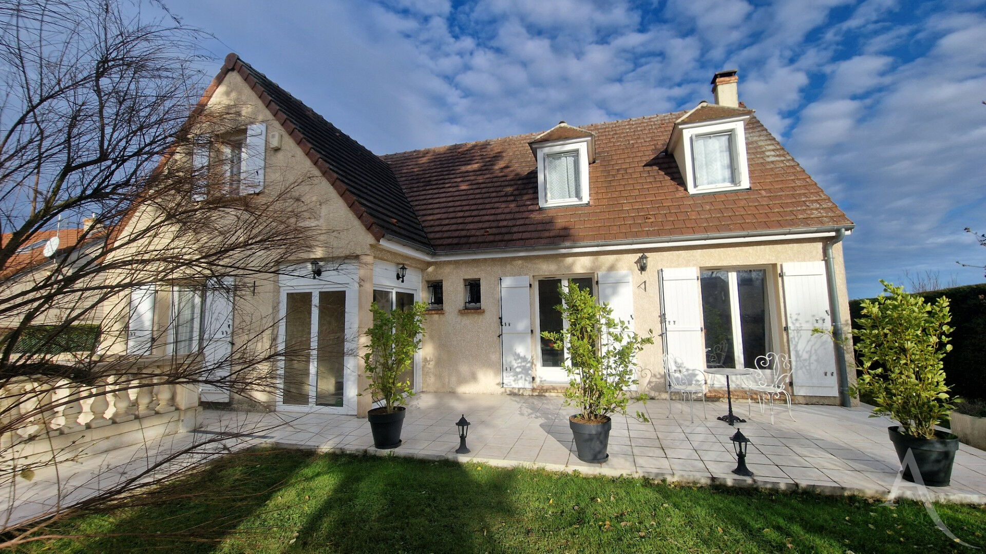 Maison PERDREAUVILLE (78200) 9 pi&egrave;ces 180.00 m&sup2;