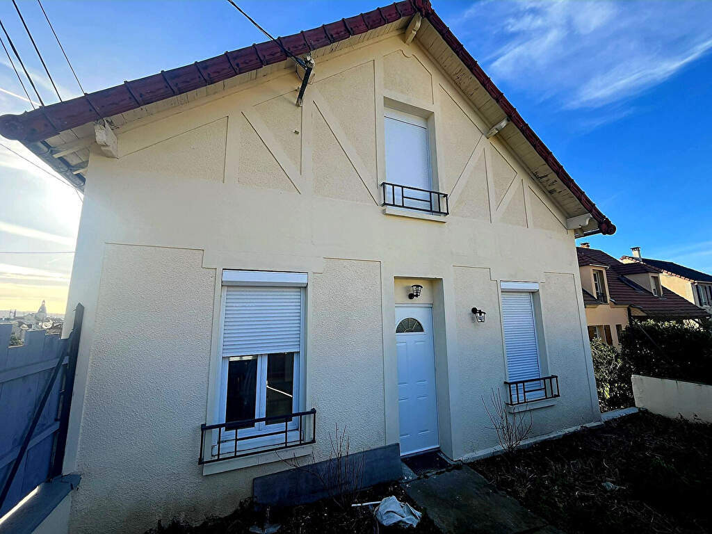 Limay (78) 259 000 € Maison 6 pièces , 4 chambres 100.00 m² Avec jardin Voir le bien