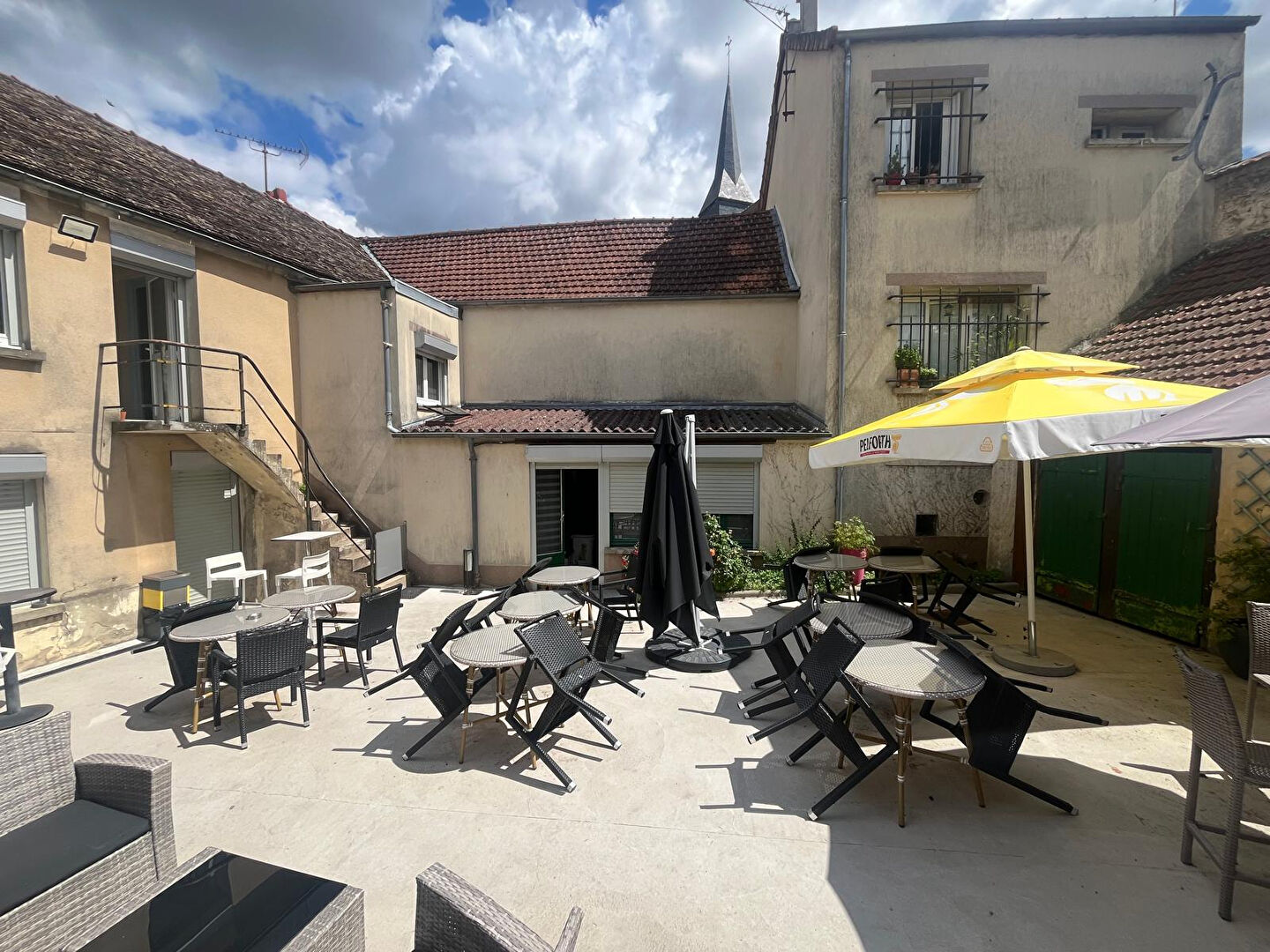 Local commercial GUERVILLE (78930) 286.00 m²